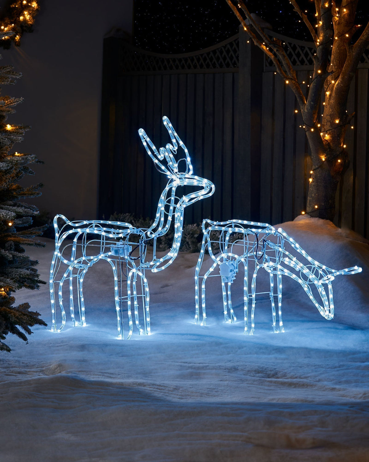The Top Outdoor Christmas Silhouettes for Every Type of UK Home