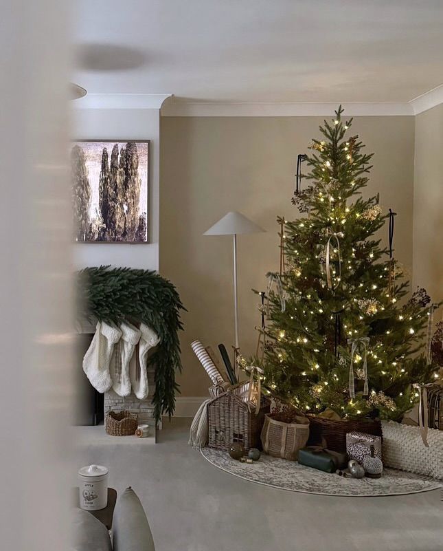 Scandinavian Christmas Decor Ideas | Minimalist Christmas Tree