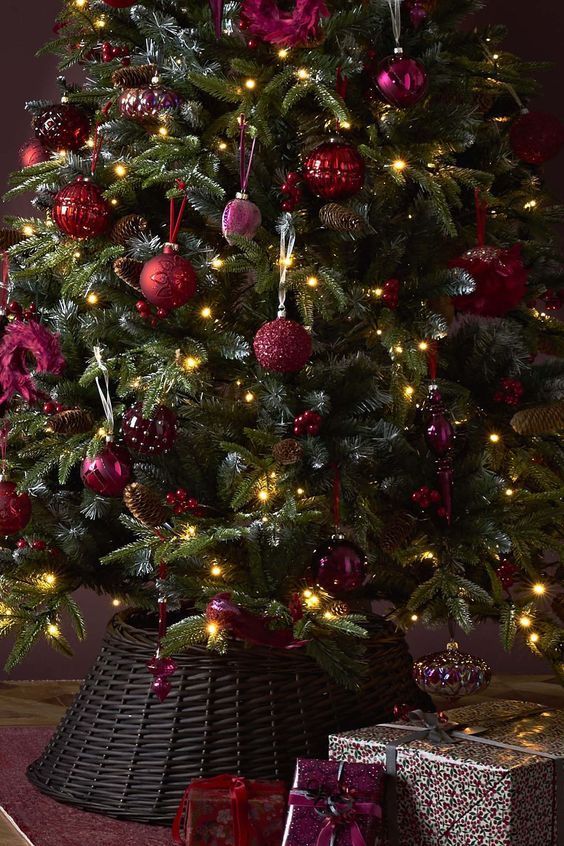 Unique Christmas Colour Trends | Family Christmas Themes