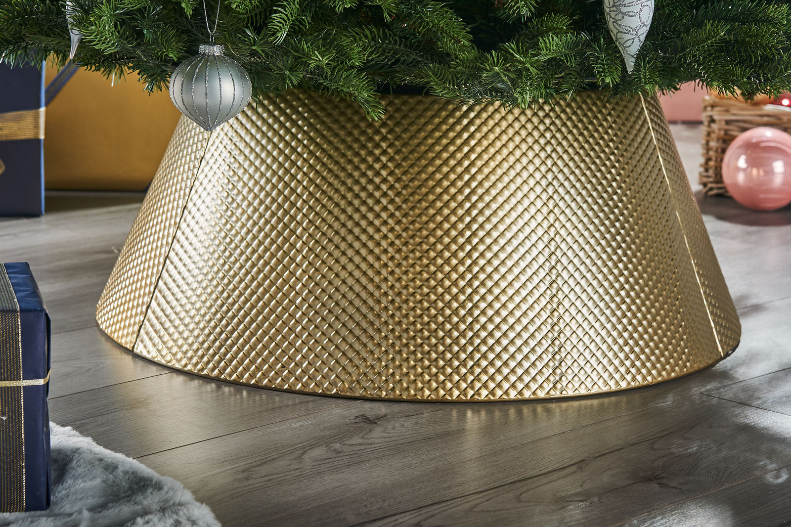 Quilted Metal Tree Collar, Gold, 71 cm