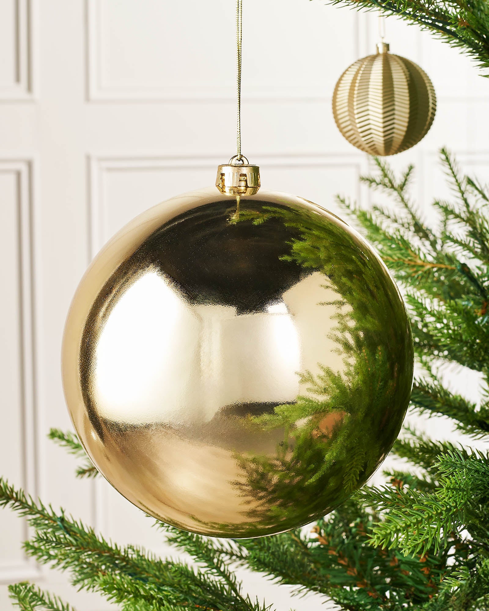 Gold Oversized Shatterproof Bauble, Gloss, 20 cm