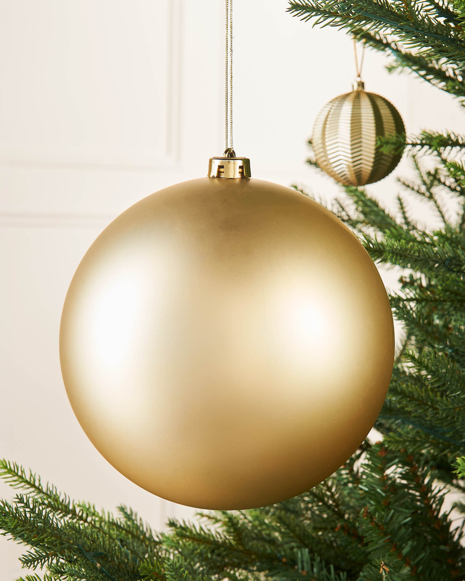Gold Oversized Shatterproof Bauble, Matt, 20 cm