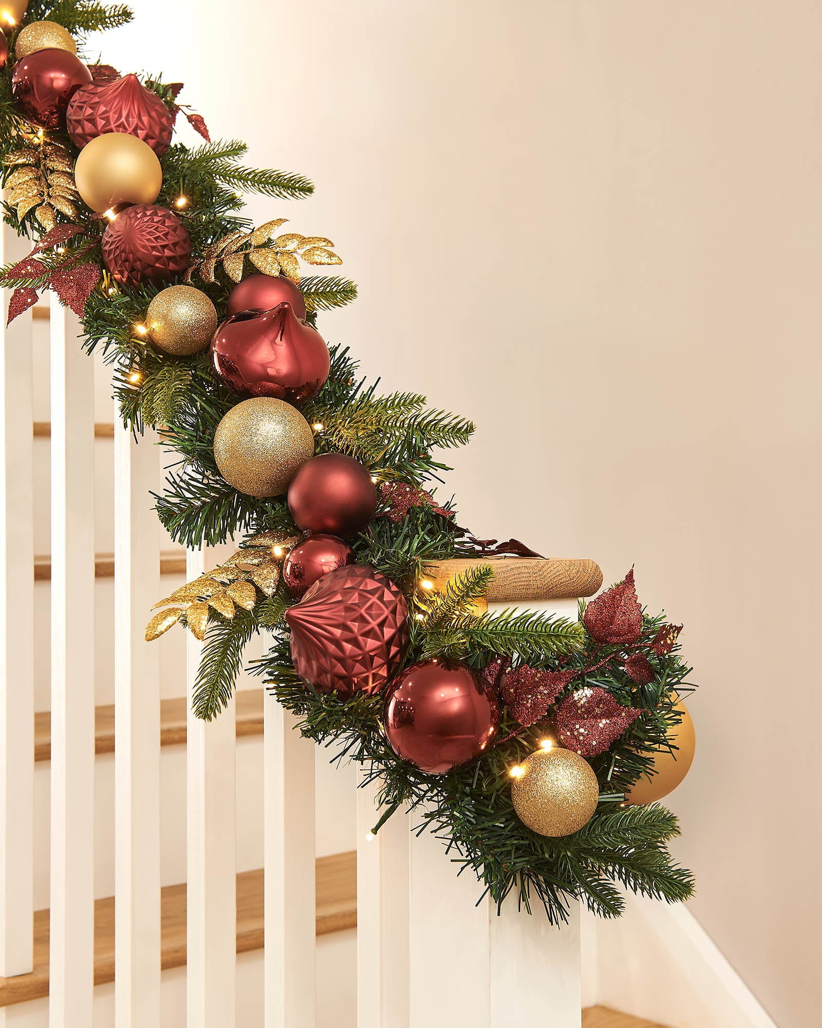 Pre-Lit Bauble Garland, Burgundy & Gold, 9 ft