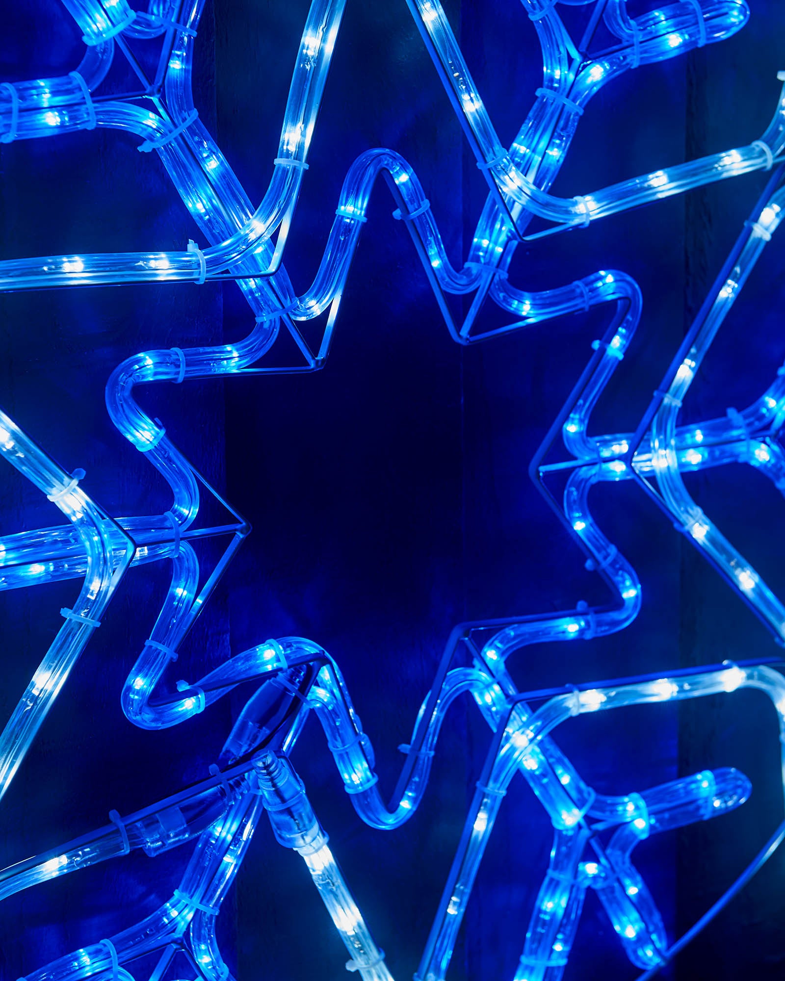 Pre-Lit Snowflake, Blue & Cool White, Silhouette, 90 cm