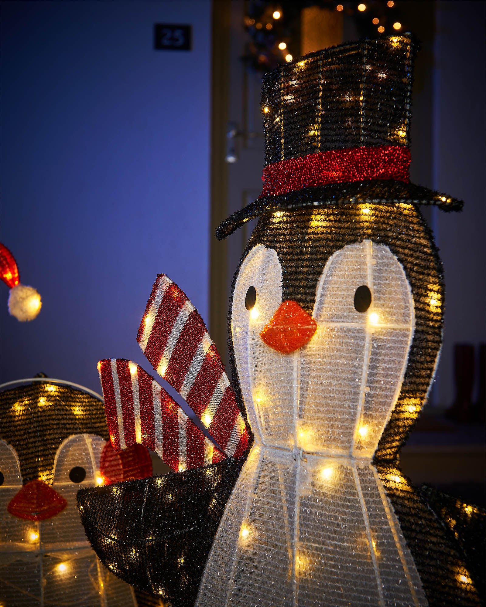 Pre-Lit 2D Penguin Family Set, Silhouette