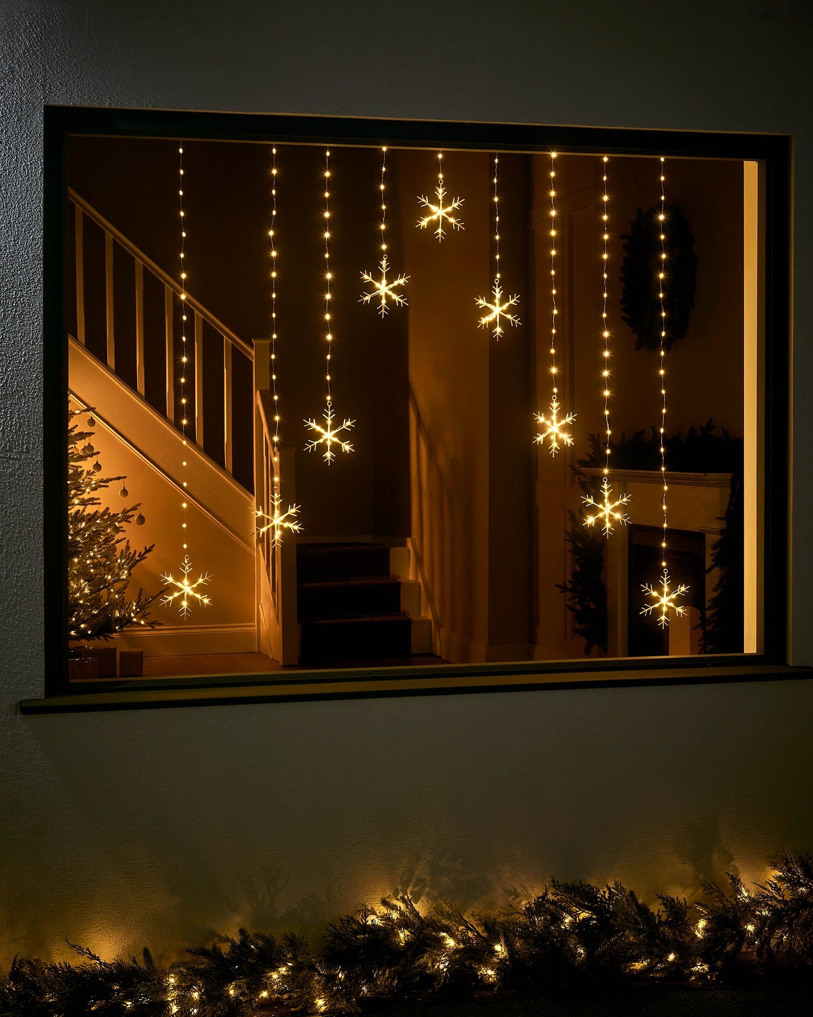 LED Curtain Lights, 13ft/4M 96 LED Snowflake Curtain String Lights Plug In Memory Window Curtain Lights 8 Modes Decoration Christmas Wedding Party Wal