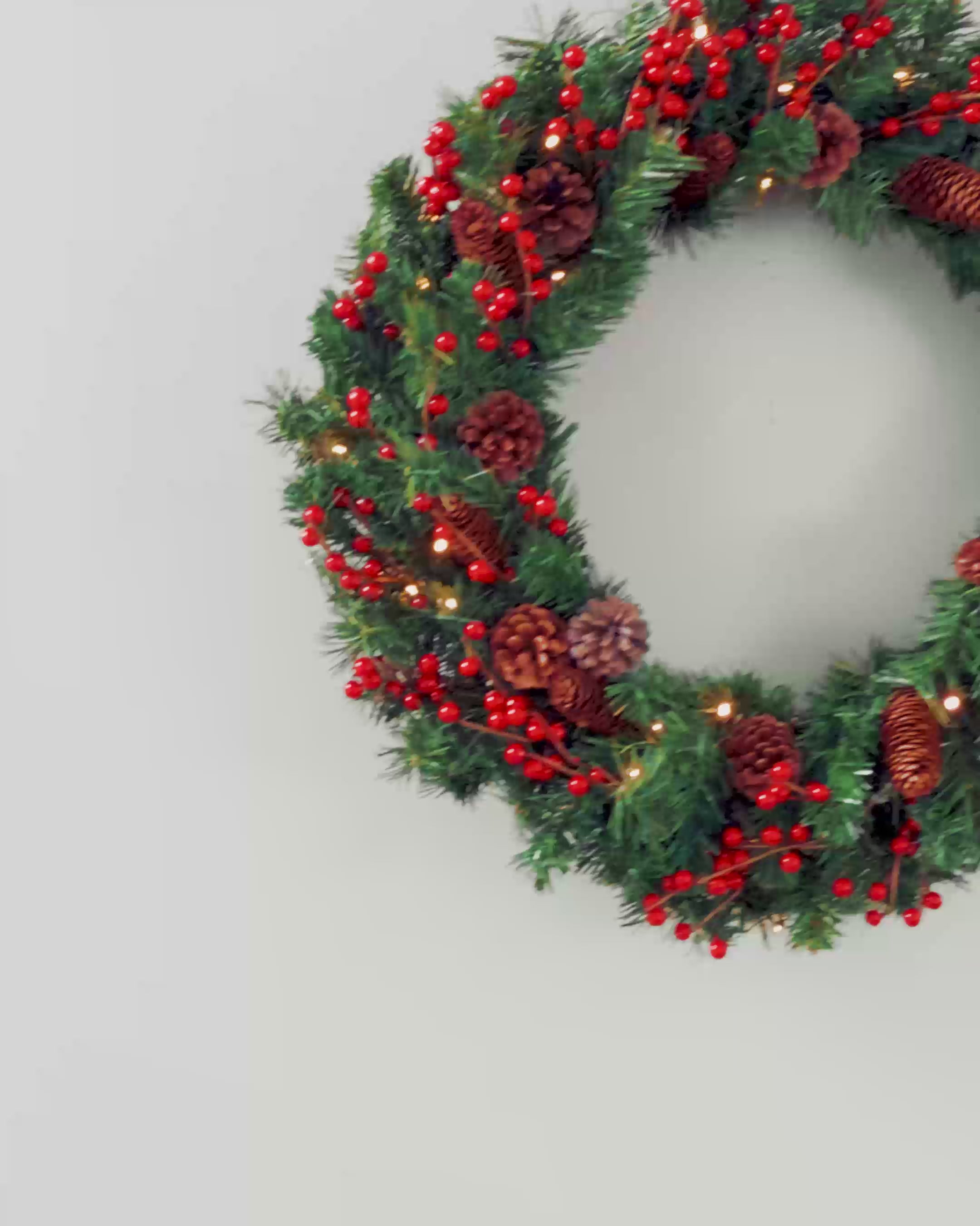 Load video: Pre-Lit Extra Thick Wreath, Pinecones & Berries, 76 cm