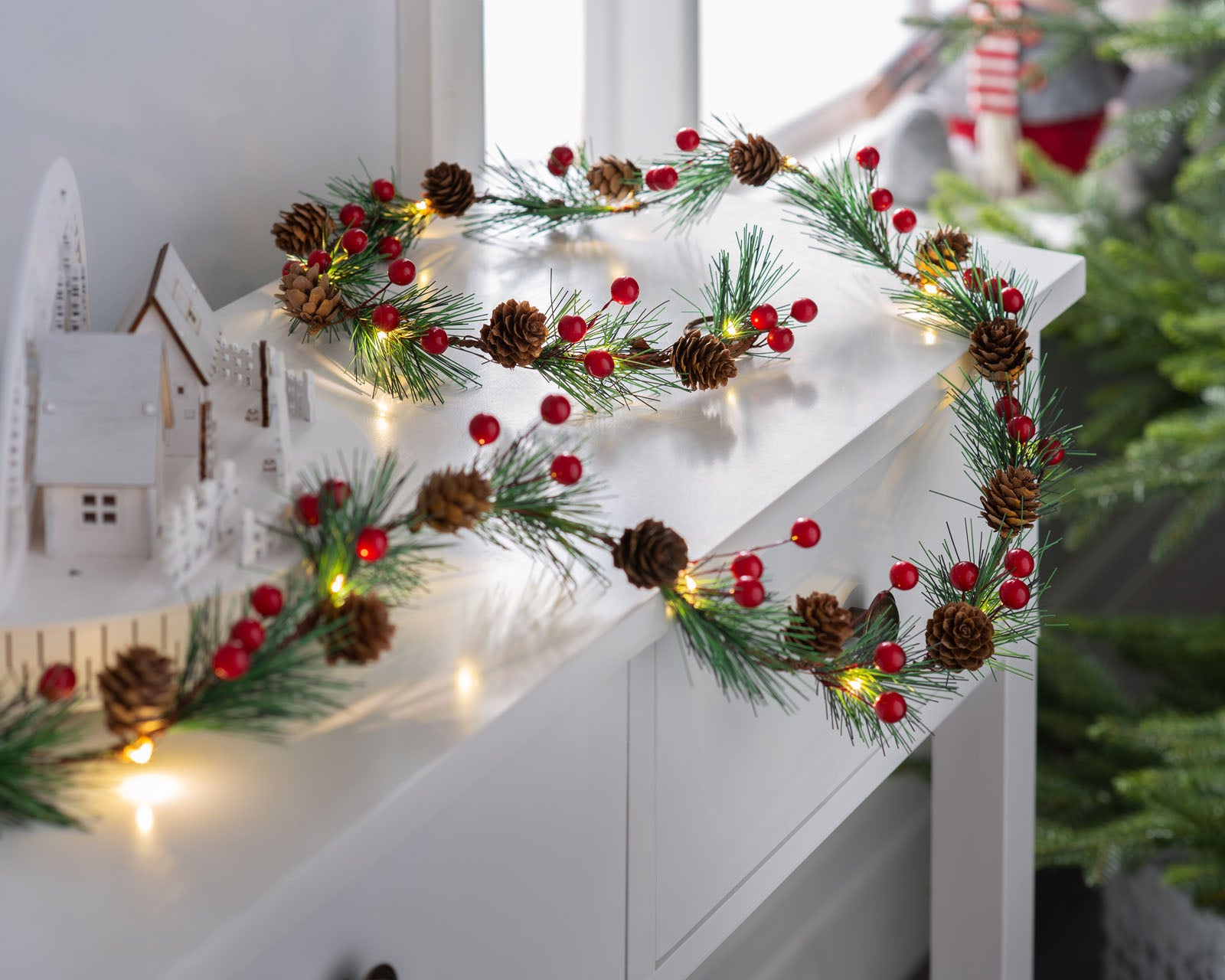 Pre-Lit 20 LED Pinecones & Berries Light String, 6 ft