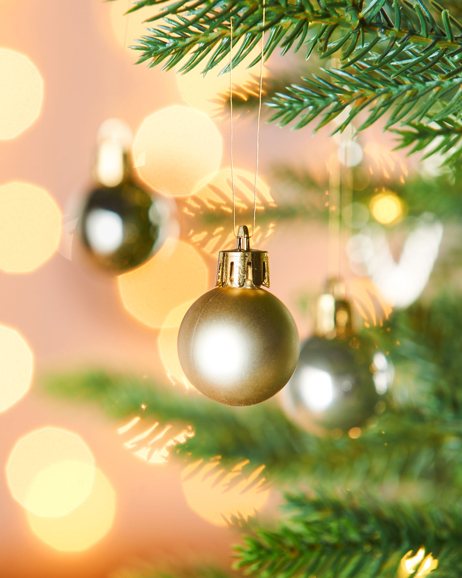 36 Gold Shatterproof Baubles, 3 cm