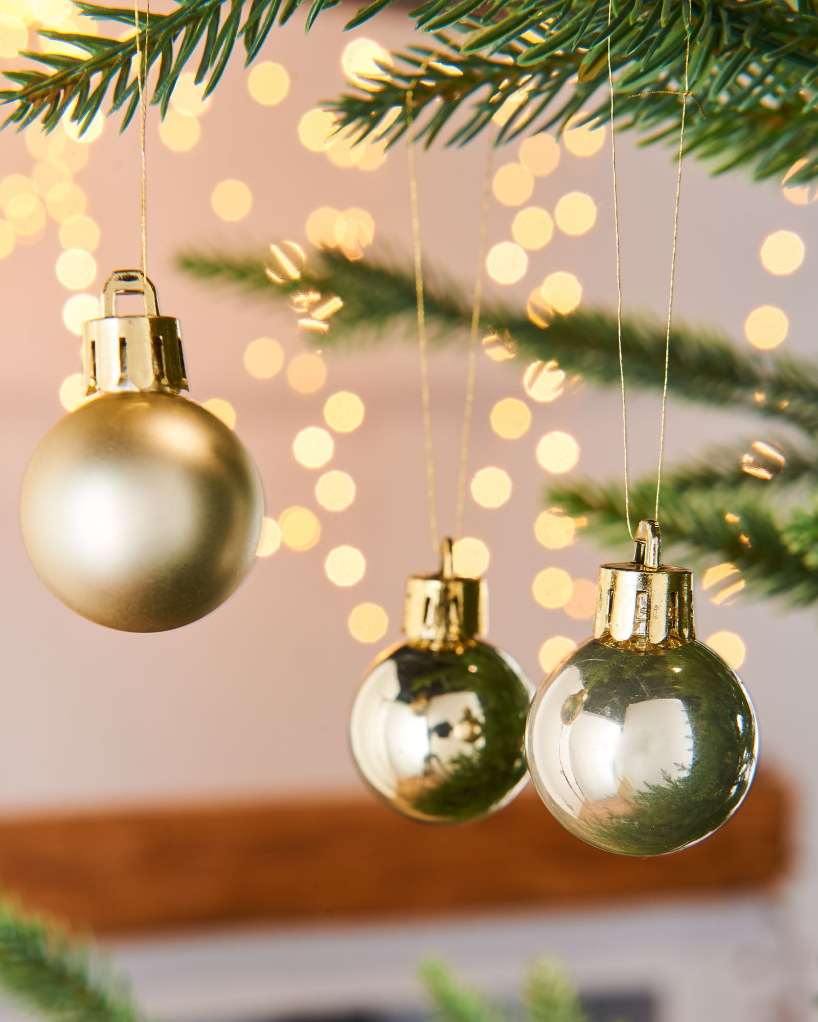 36 Gold Shatterproof Baubles, 3 cm