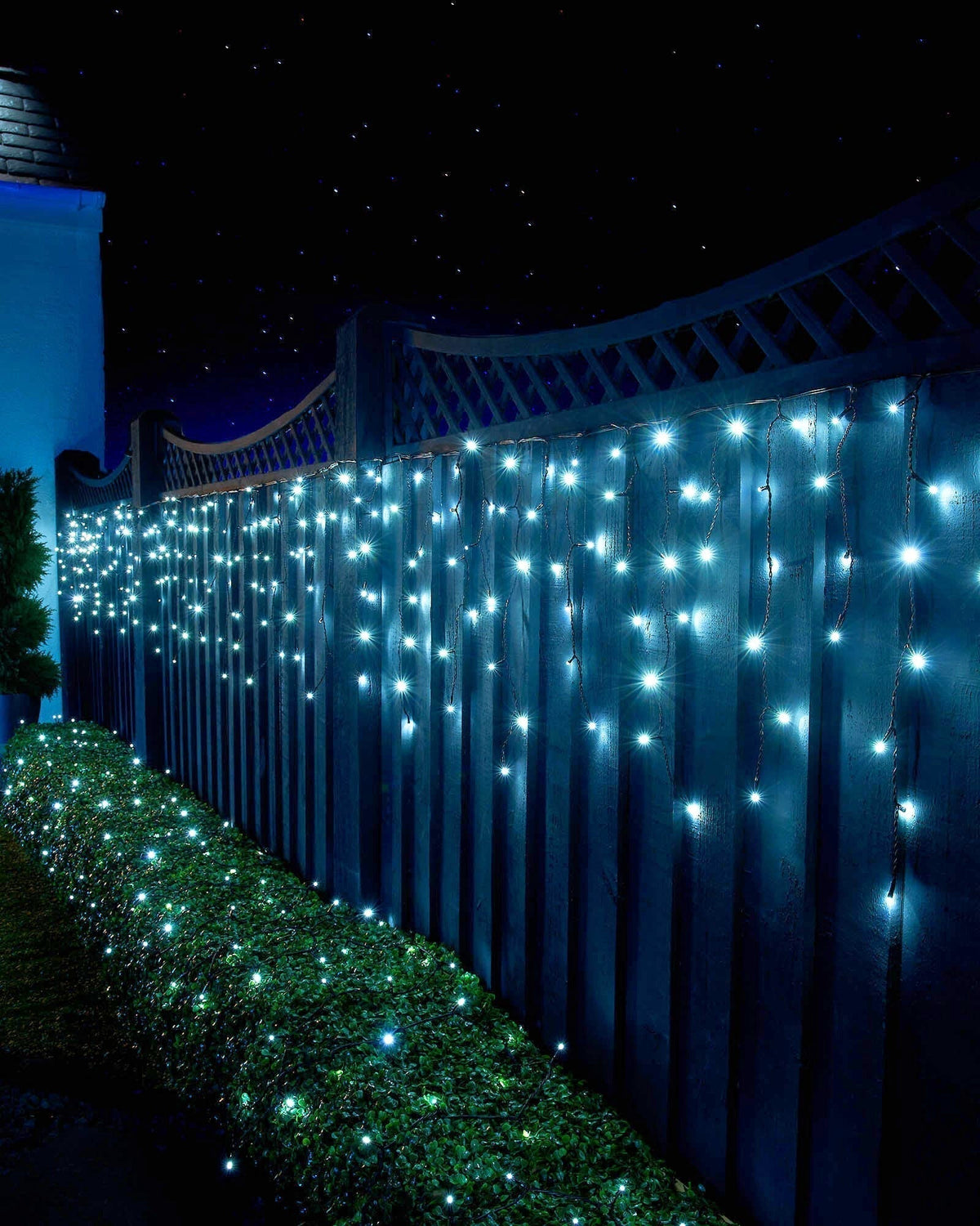 How To Hang Christmas Lights Outside Your Home