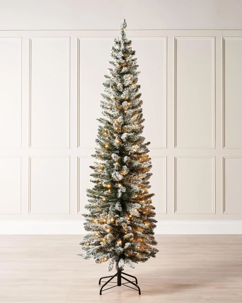 Choosing the Perfect Christmas Tree for Small Spaces