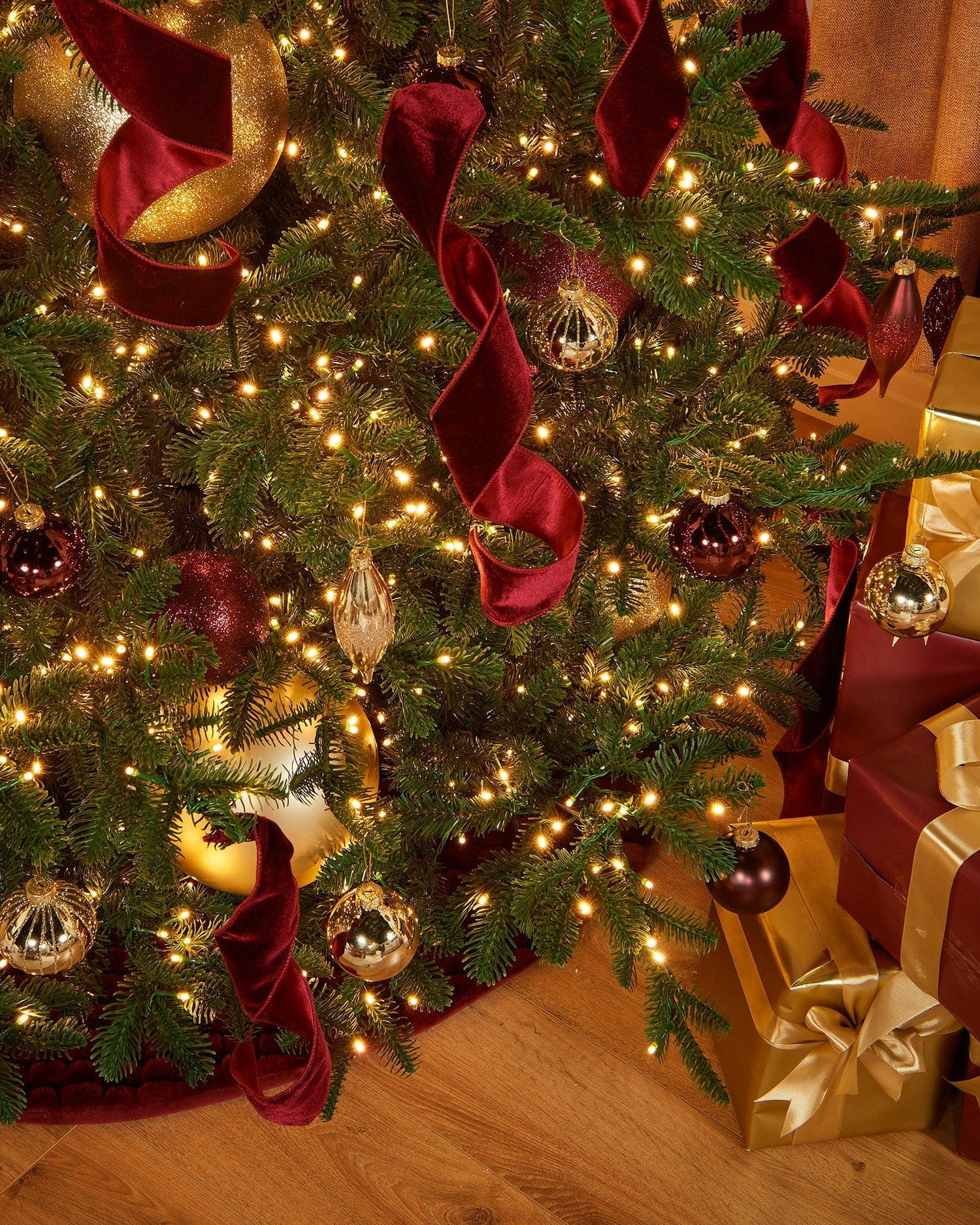 The Ralph Lauren–Inspired Christmas Decorations Trend: How to Get the Look