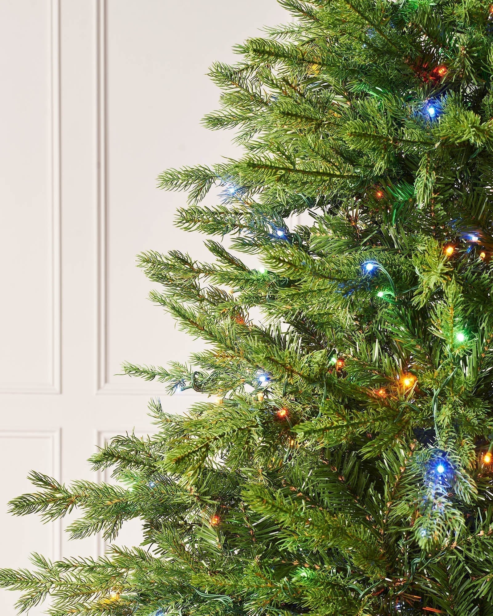 How To Put Lights On A Christmas Tree