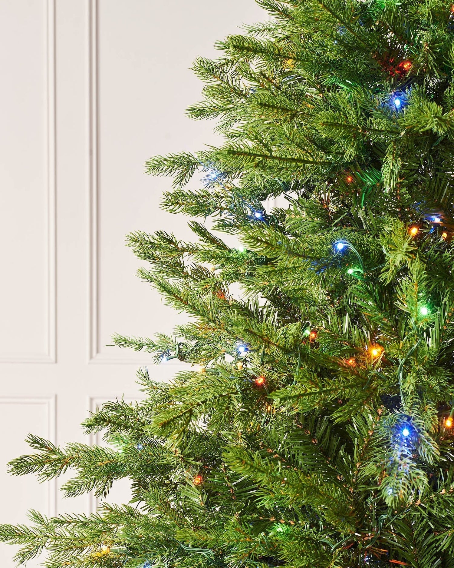 How To Put Lights On A Christmas Tree