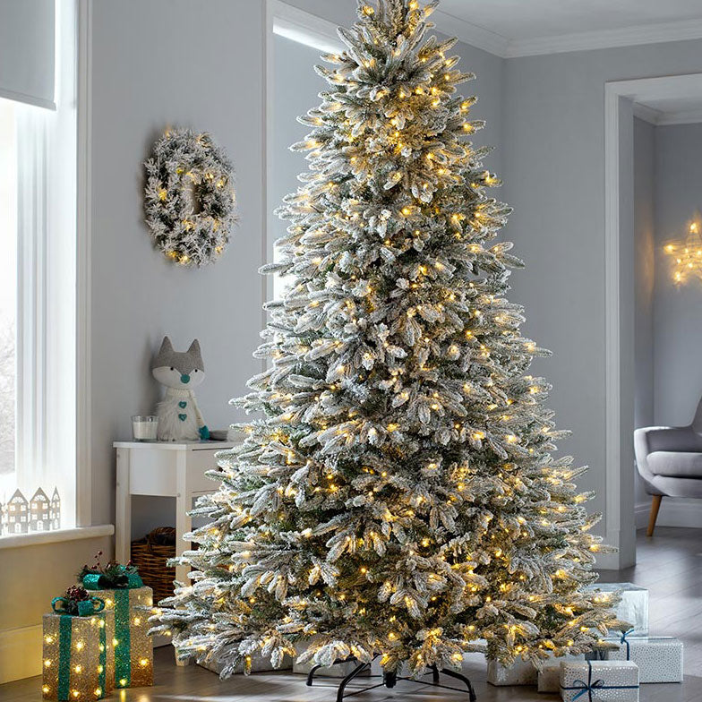 Top Christmas Tree Decoration Trends for 2025