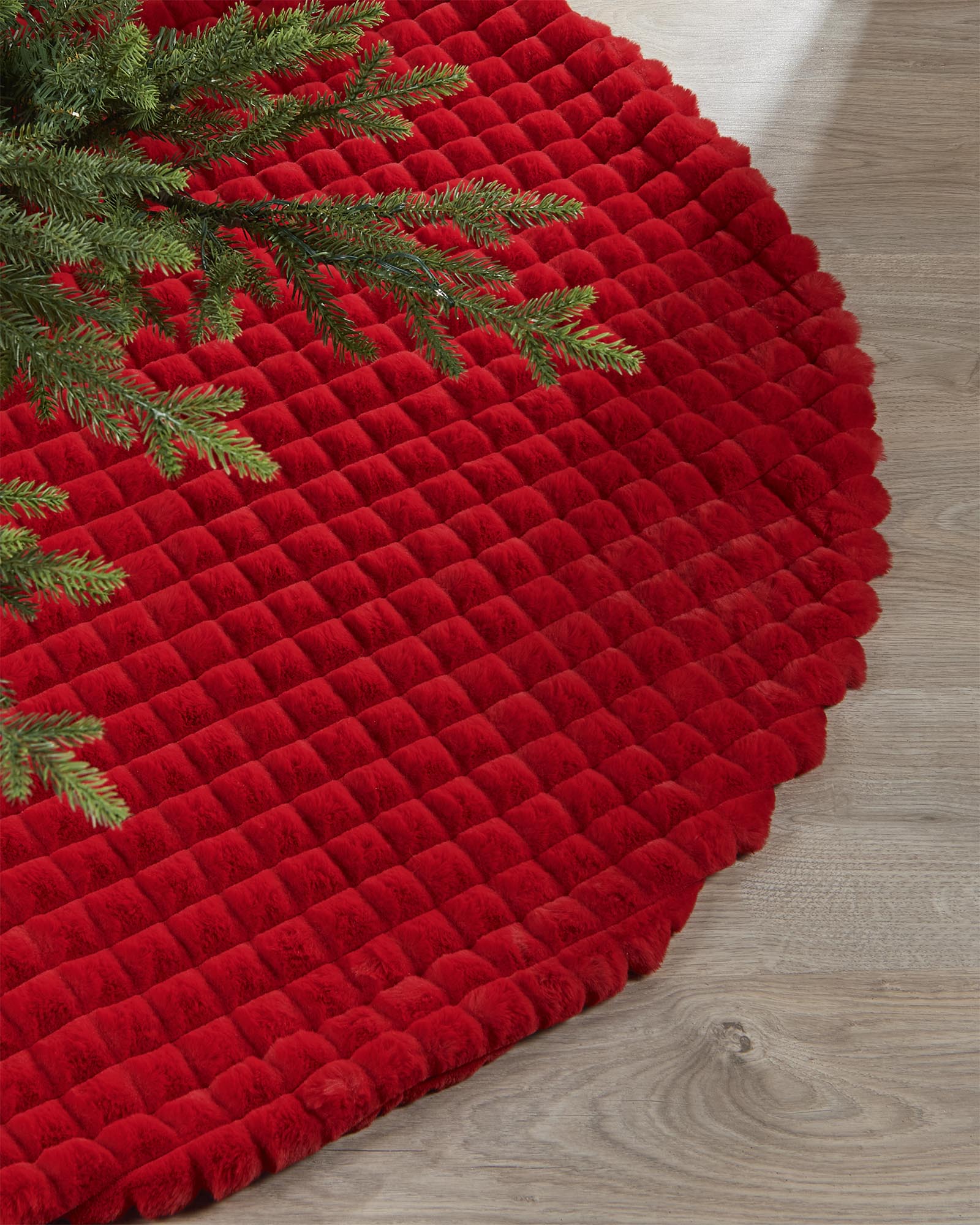 Faux Fur Diamond Tree Skirt, Red, 122 cm