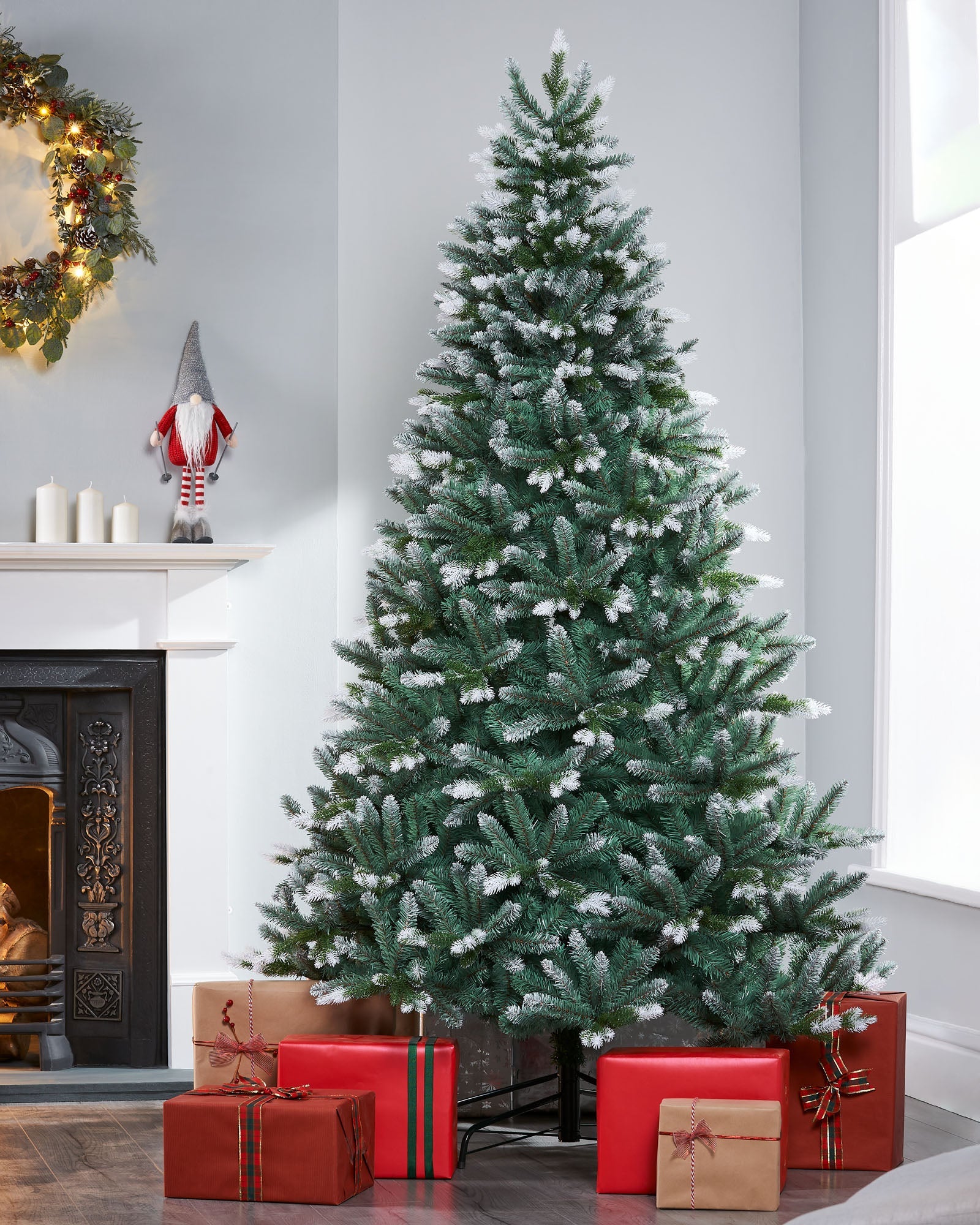 Evergreen Snow Flocked Tip Christmas Tree, 6 ft