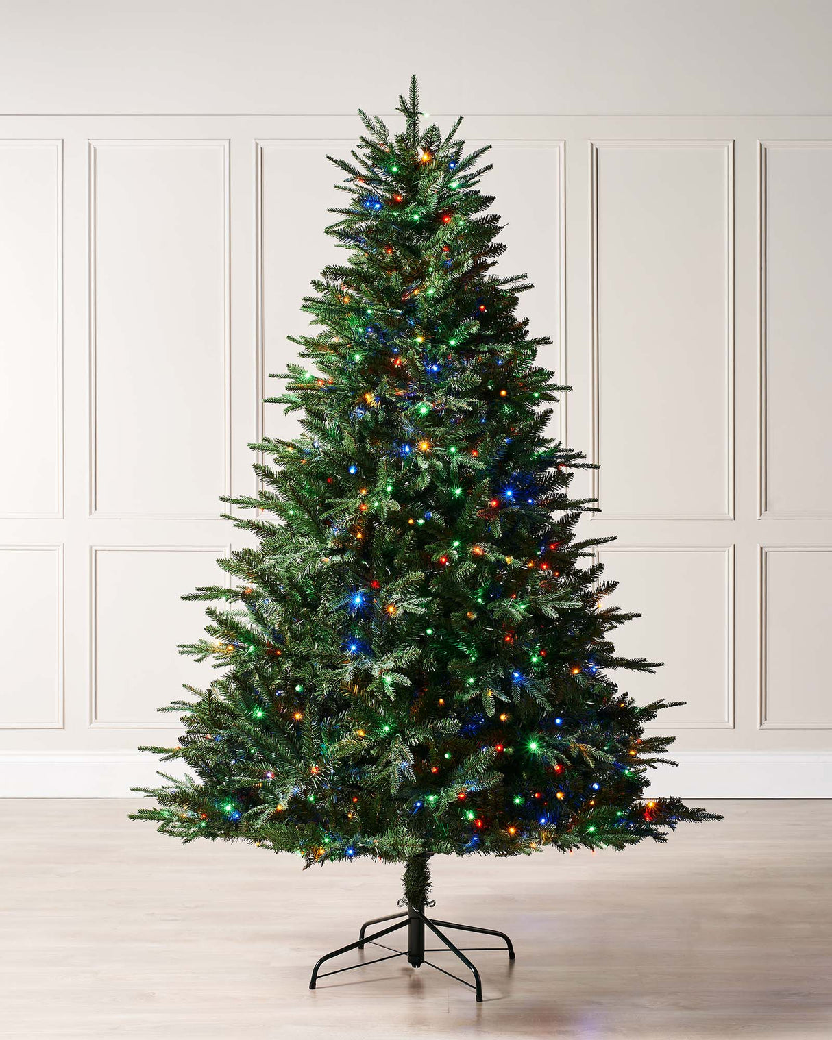 Pre-lit Grand Alaskan Fir Christmas Tree, 6 ft