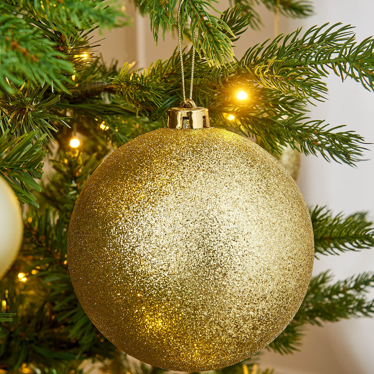 Gold Large Glitter Shatterproof Bauble, 15 cm – We R Christmas 