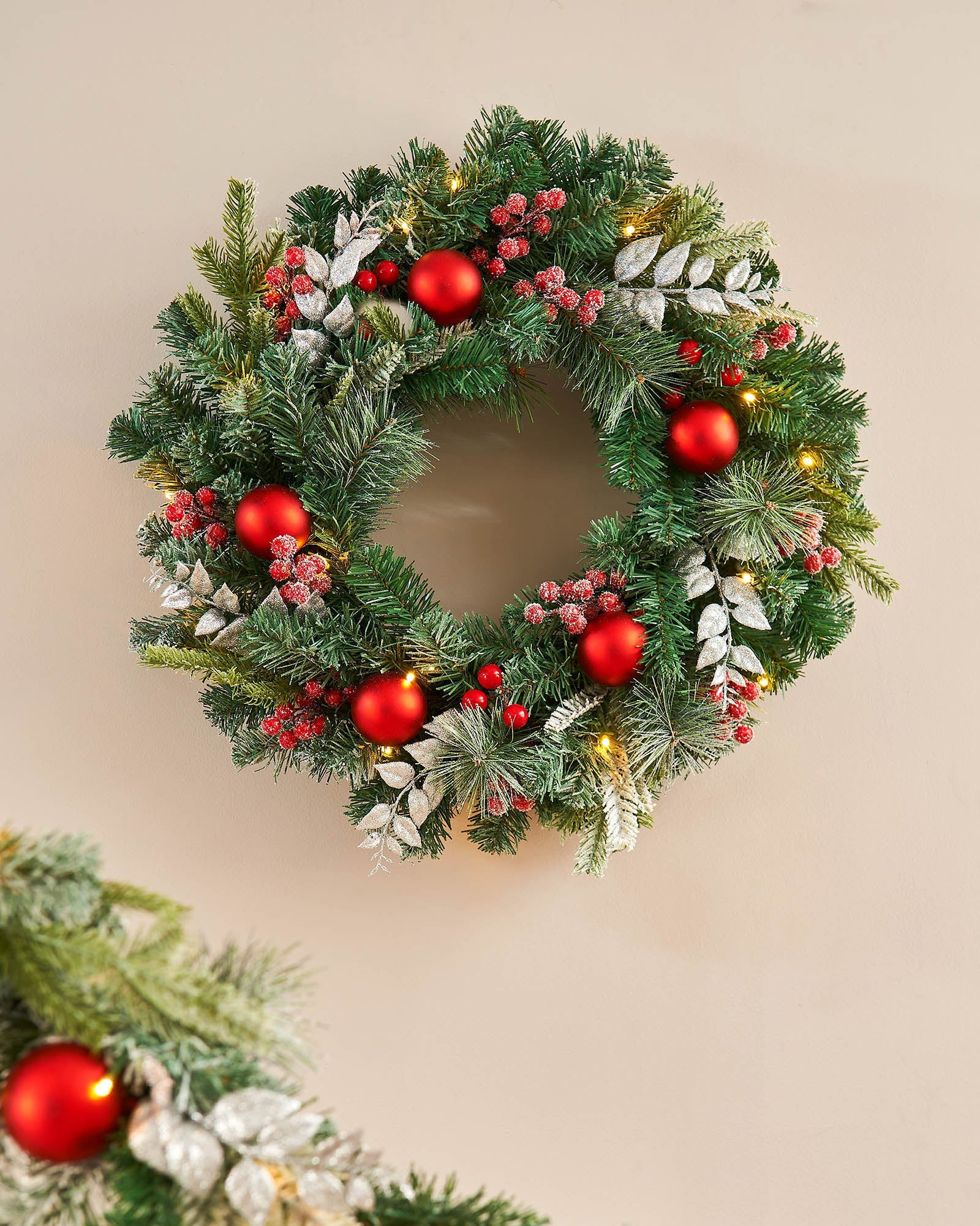 Pre-Lit Decorated Frosted Wreath, 60 cm