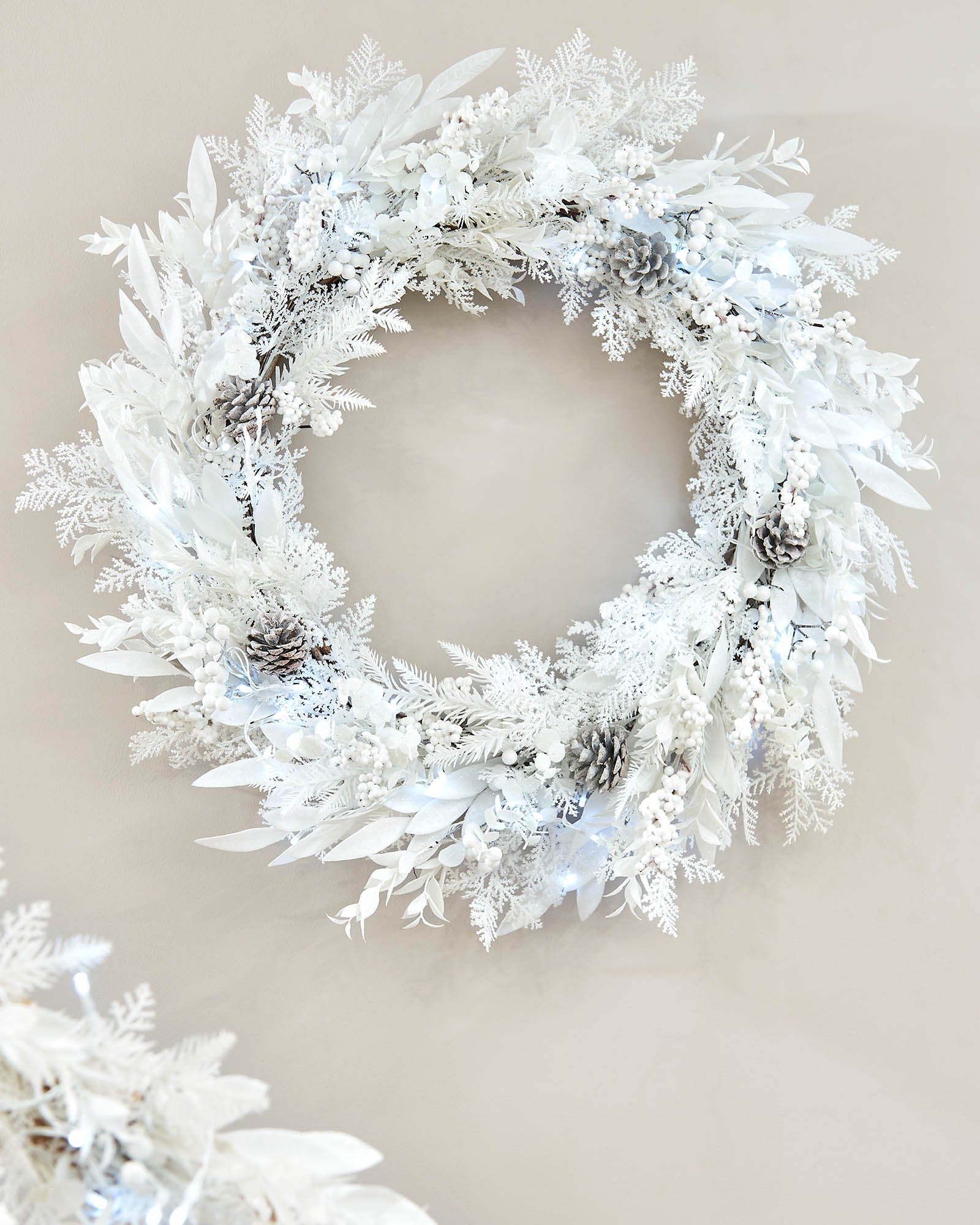 Pre-Lit White Wreath with Pinecones & Berries, 76 cm