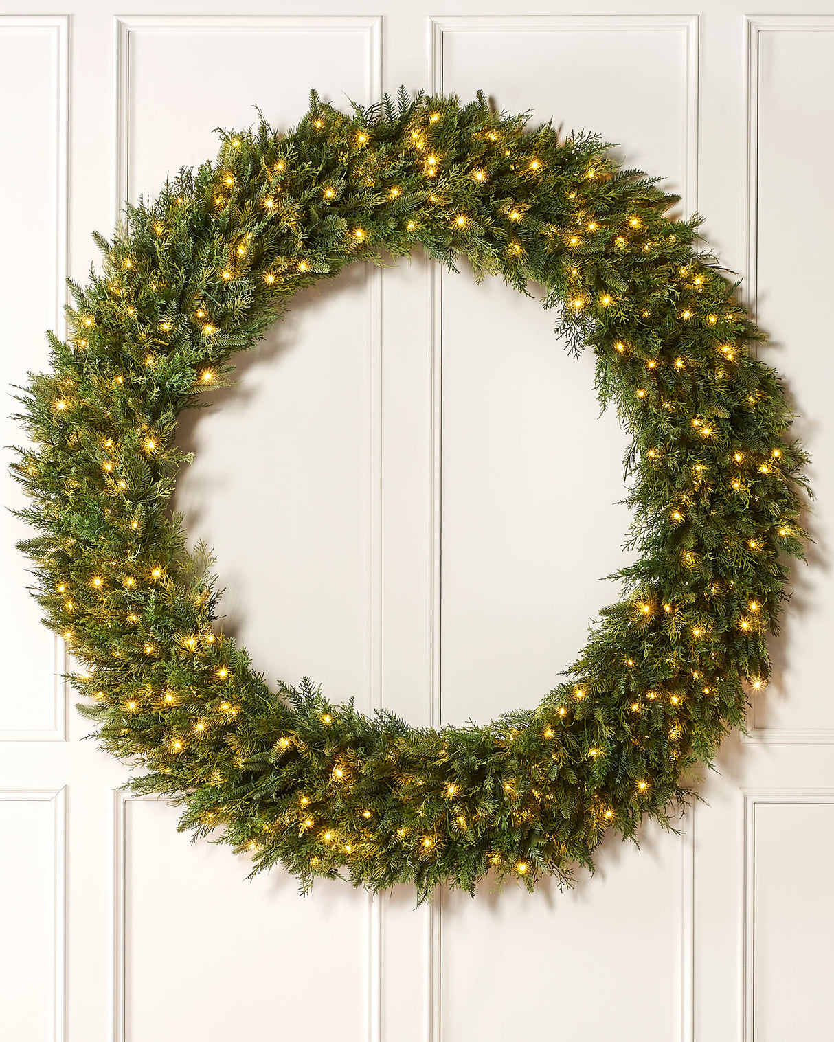 Pre-Lit Natural Fir Majestic Wreath, 1.5 m