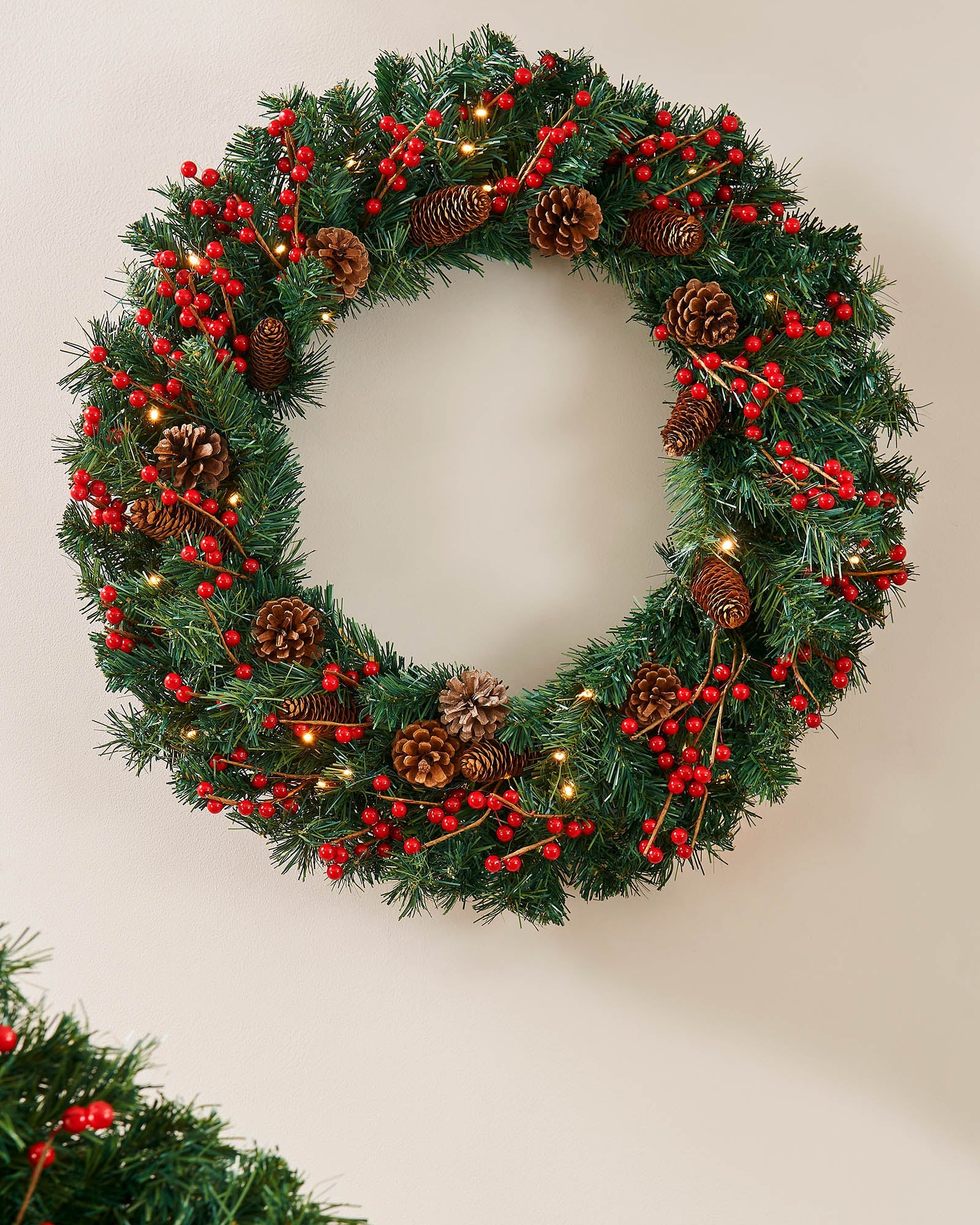 Pre-Lit Extra Thick Wreath, Pinecones & Berries, 76 cm