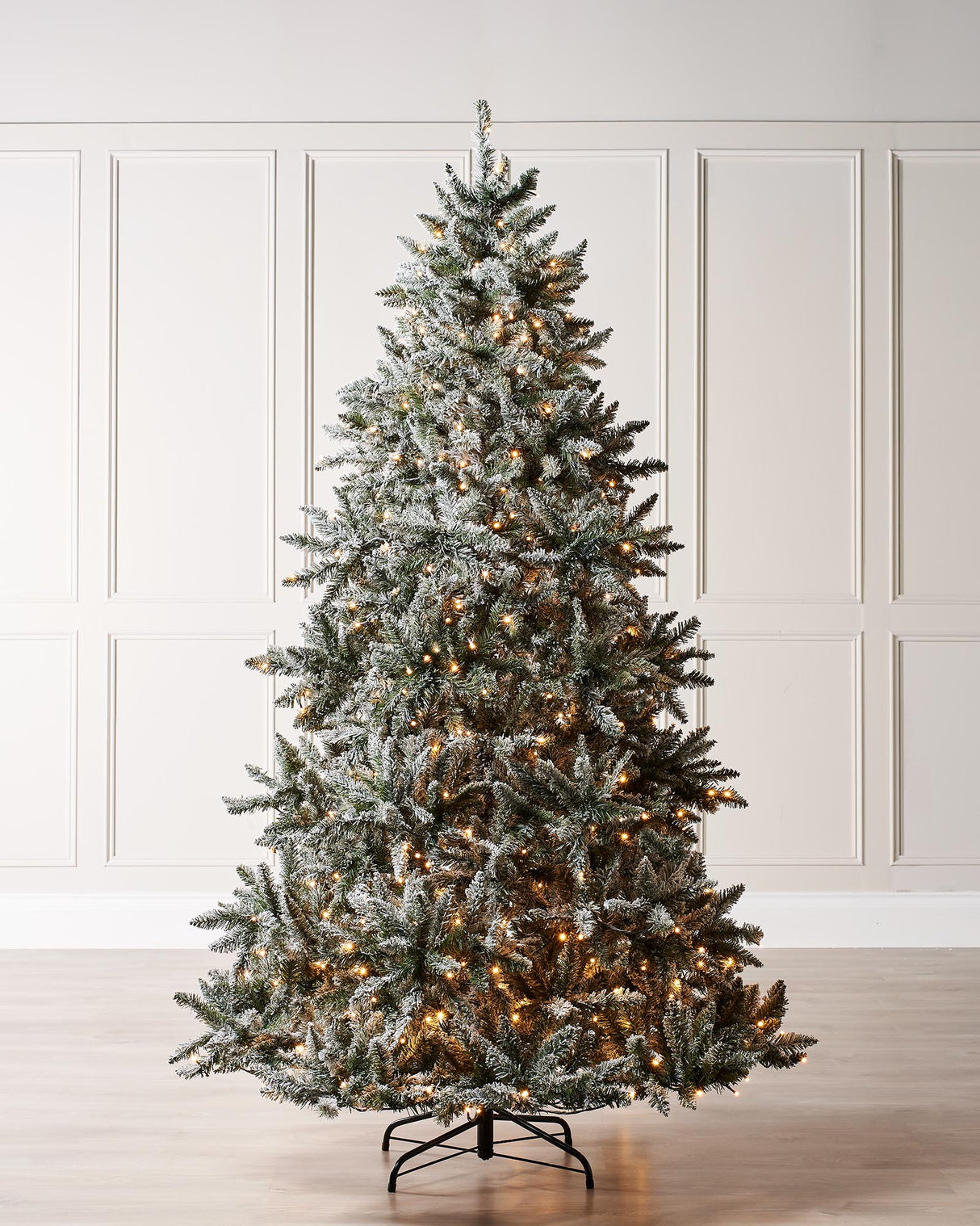 Pre-Lit Full Bodied Snow Flocked Christmas Tree