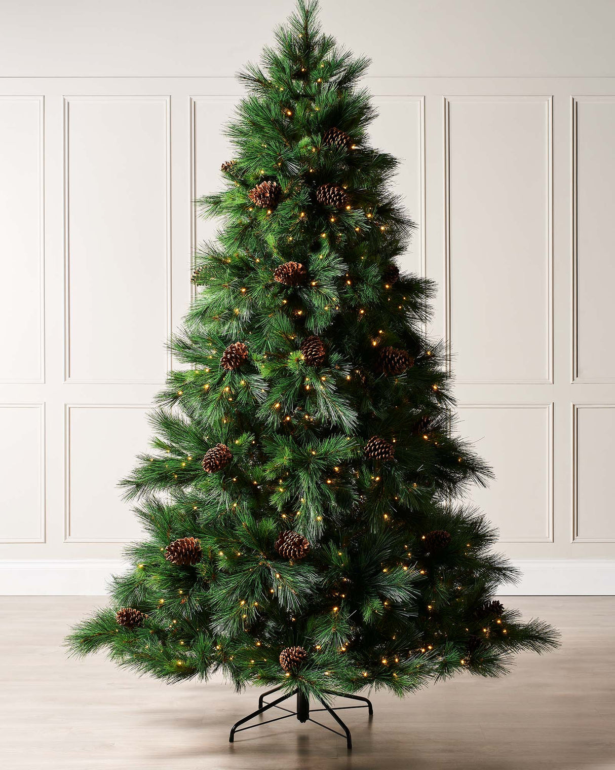 Pre-Lit Portland Spruce Christmas Tree, 7.5 ft