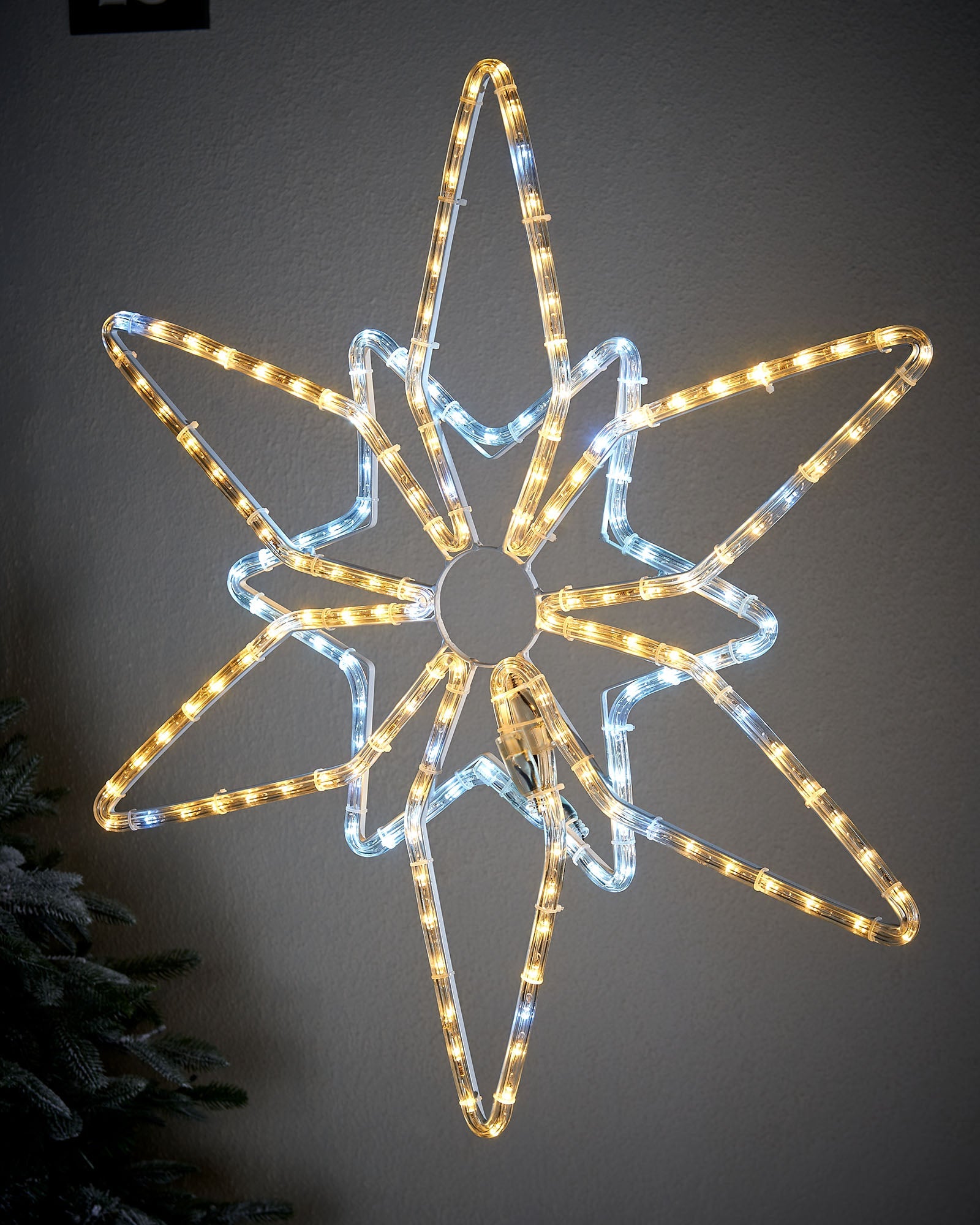 Pre-Lit Northern Star, Warm & Bright White, Silhouette 64 cm