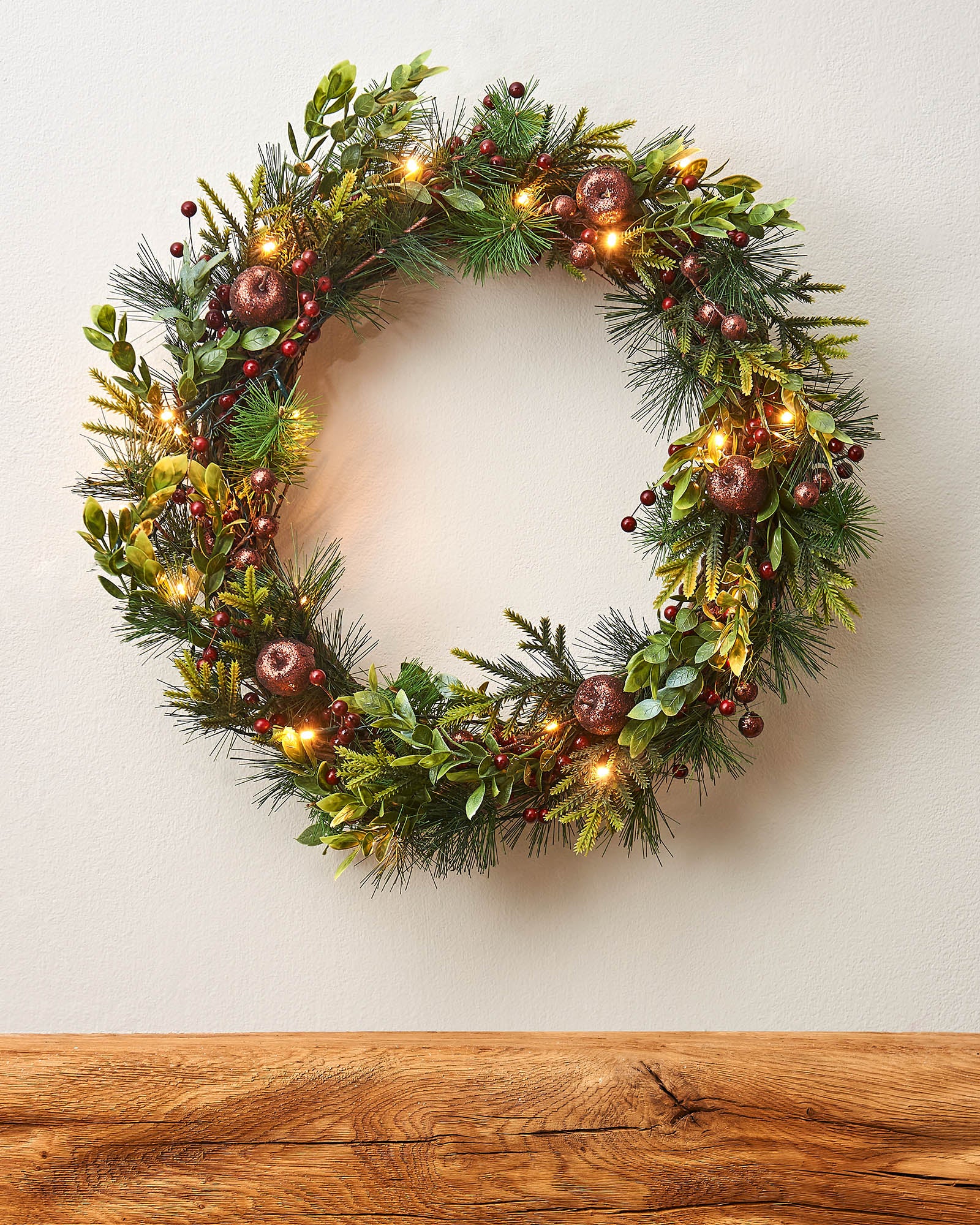 Decorated Christmas Garlands & Wreaths – WeRChristmas – We R Christmas