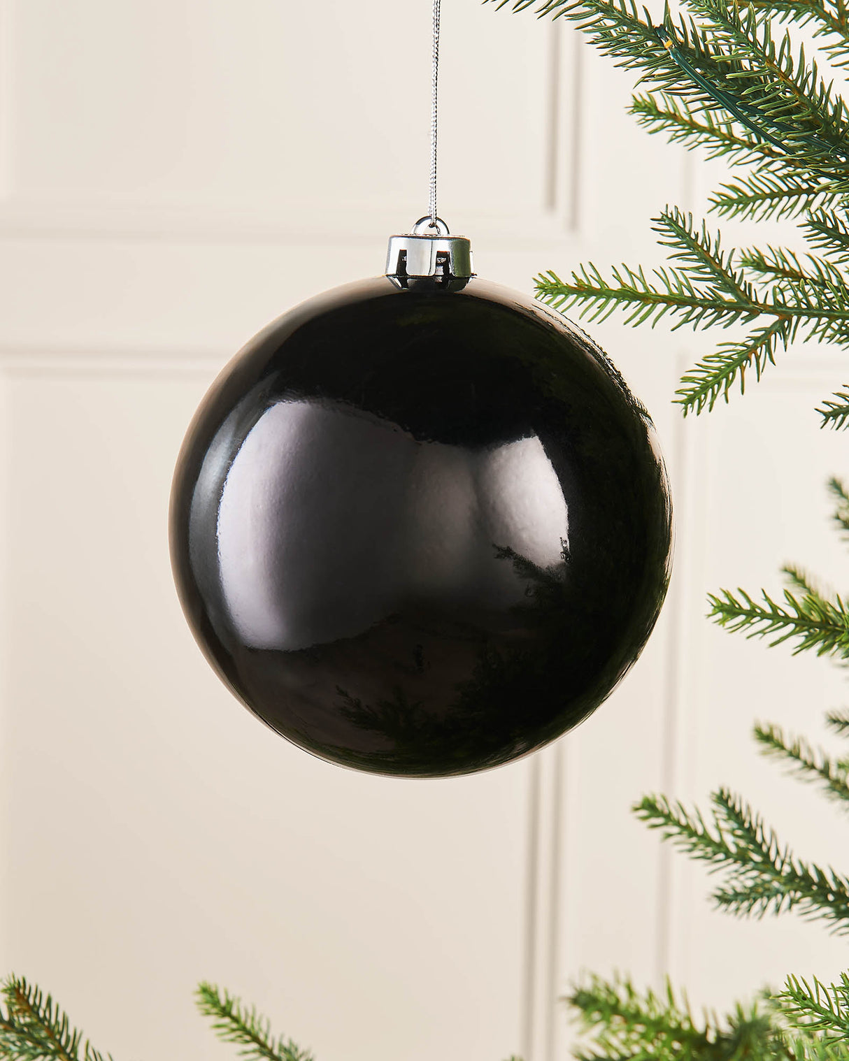 Black Large Gloss Shatterproof Bauble, 15 cm