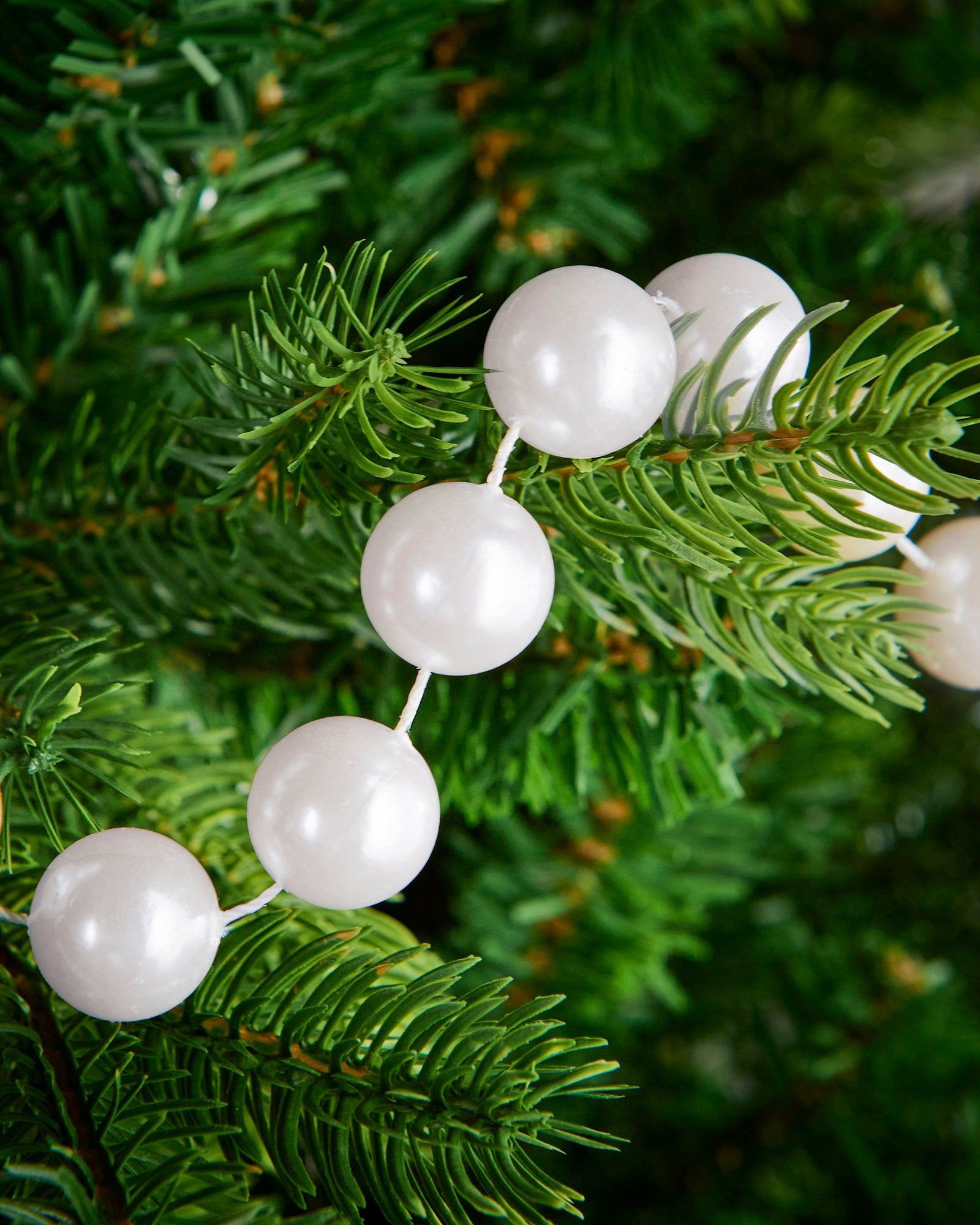 Oversized Beaded Garland, White, 2.7 m