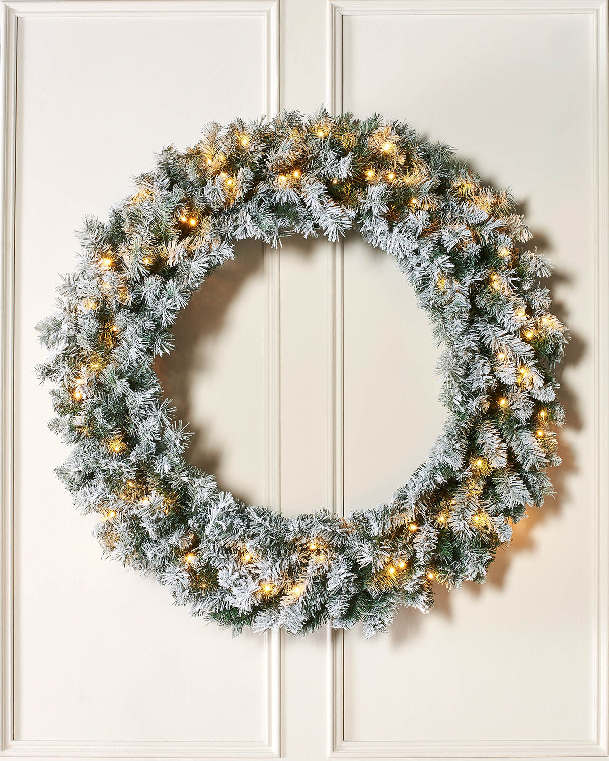 Pre-Lit Snow Flocked Majestic Wreath, 1 m