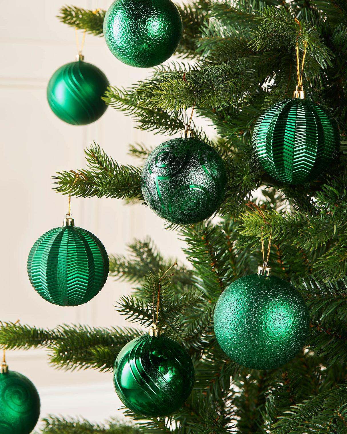 Christmas Green Shatterproof Baubles, 16 Pack, 8 cm