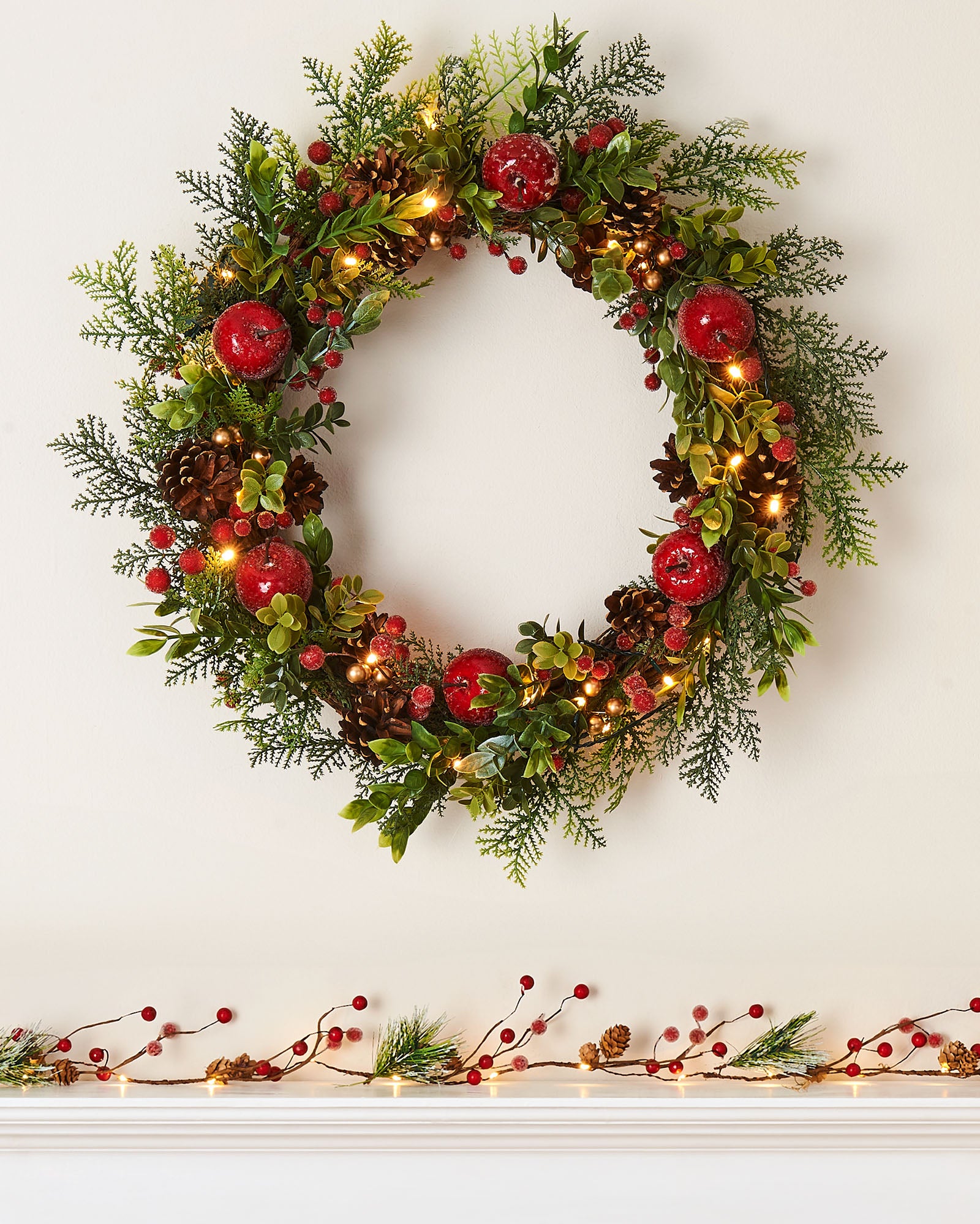 Pre-Lit Frosted Red Berry Mixed Tip Wreath, 60 cm