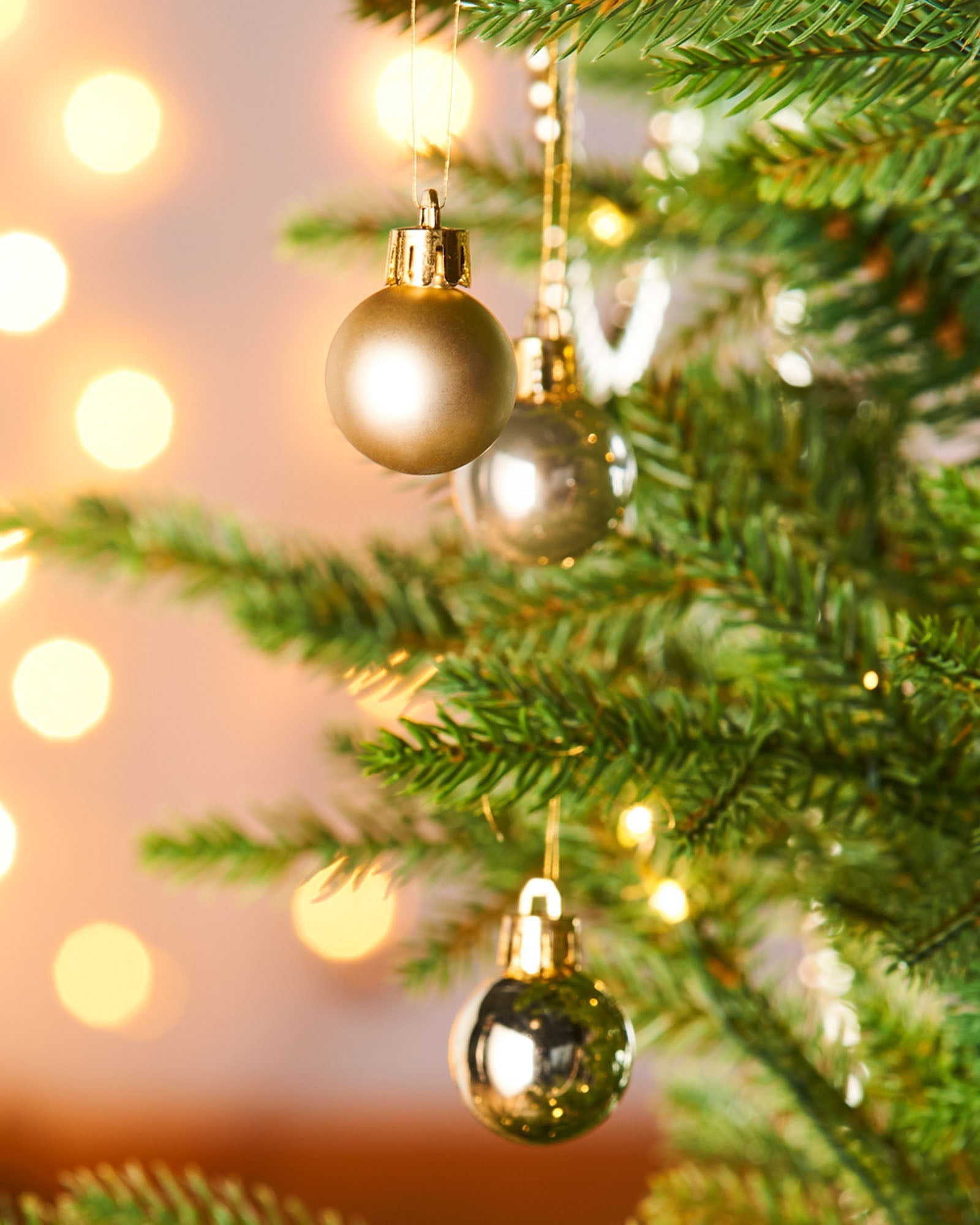 36 Gold Shatterproof Baubles, 3 cm