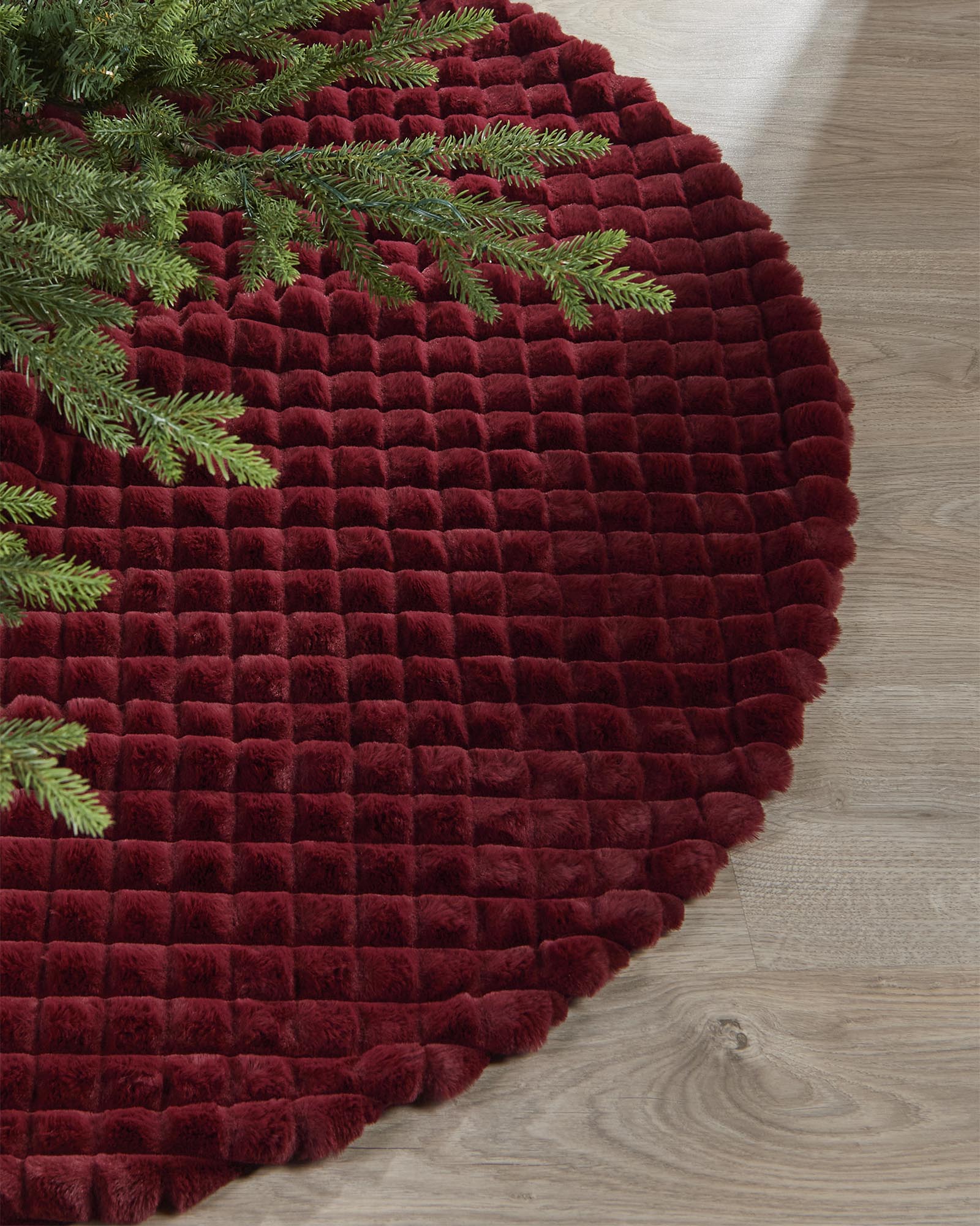 Faux Fur Diamond Tree Skirt, Burgundy, 122 cm