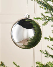 Silver Oversized Shatterproof Bauble, Gloss, 15 cm