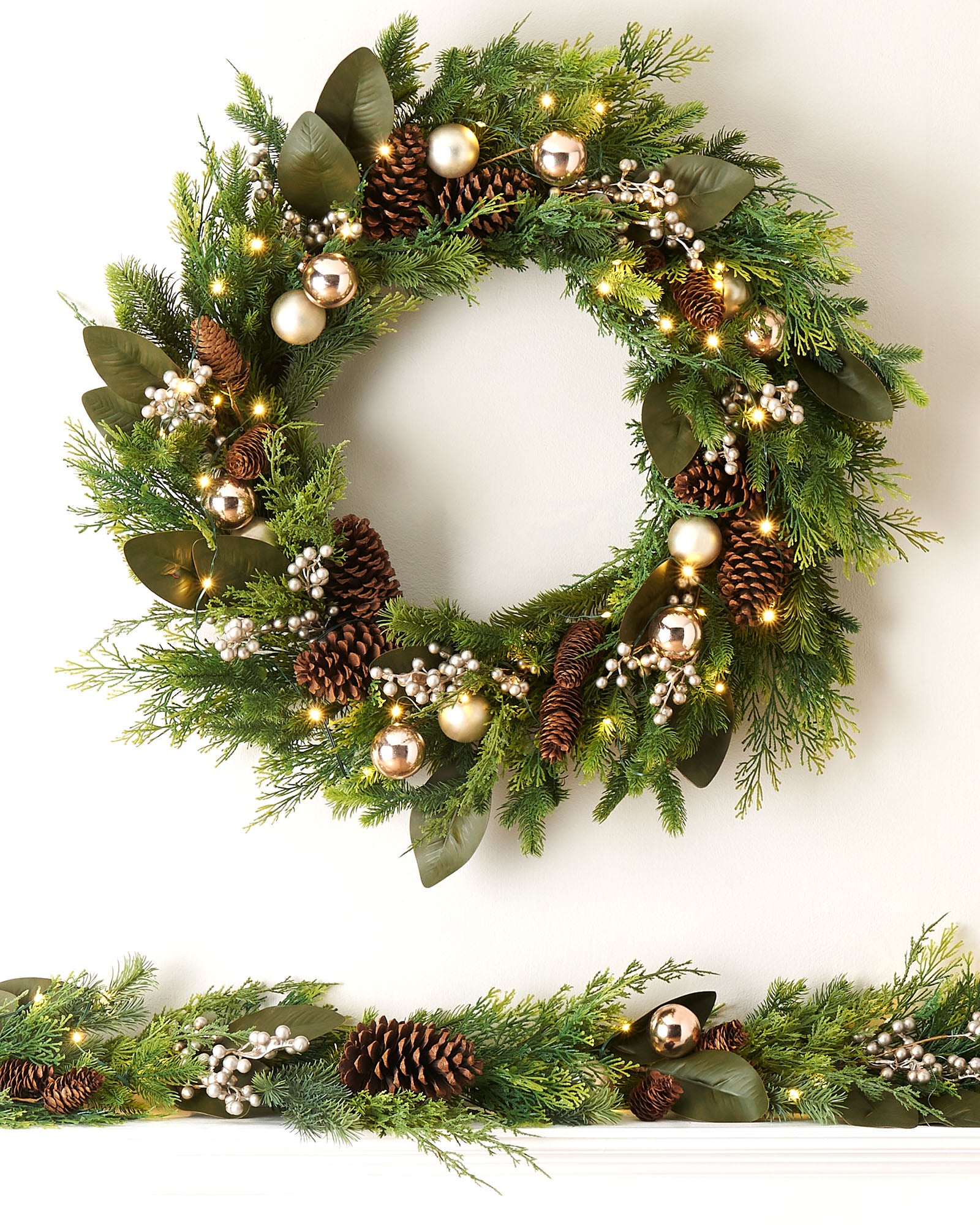 Decorated Christmas Garlands & Wreaths – WeRChristmas – We R Christmas