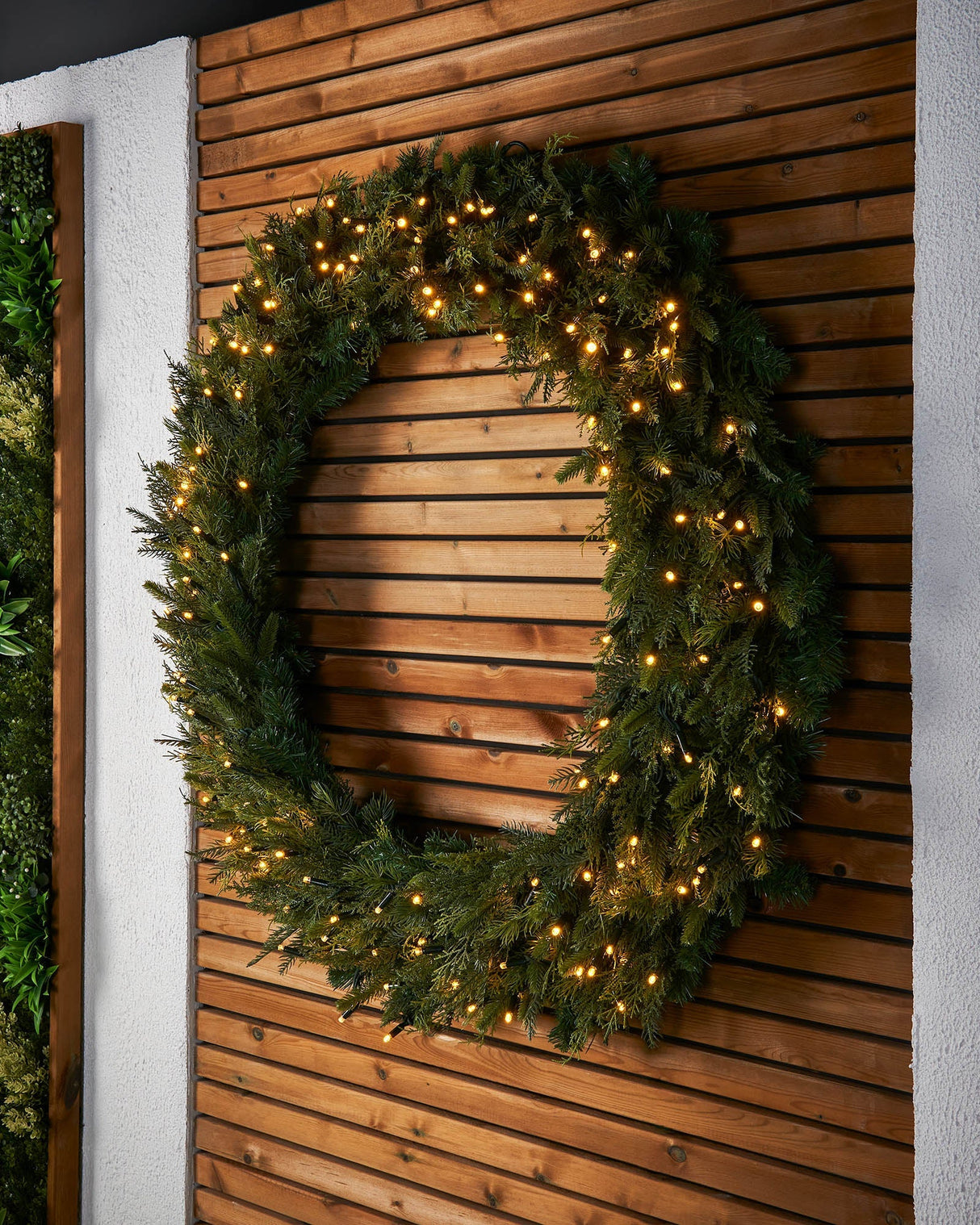 LINK PRO Connectable Pre-Lit Natural Fir Wreath, 1.2 m