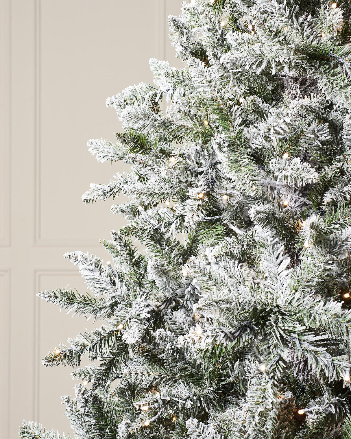 Pre-Lit Full Bodied Snow Flocked Christmas Tree, 7 ft