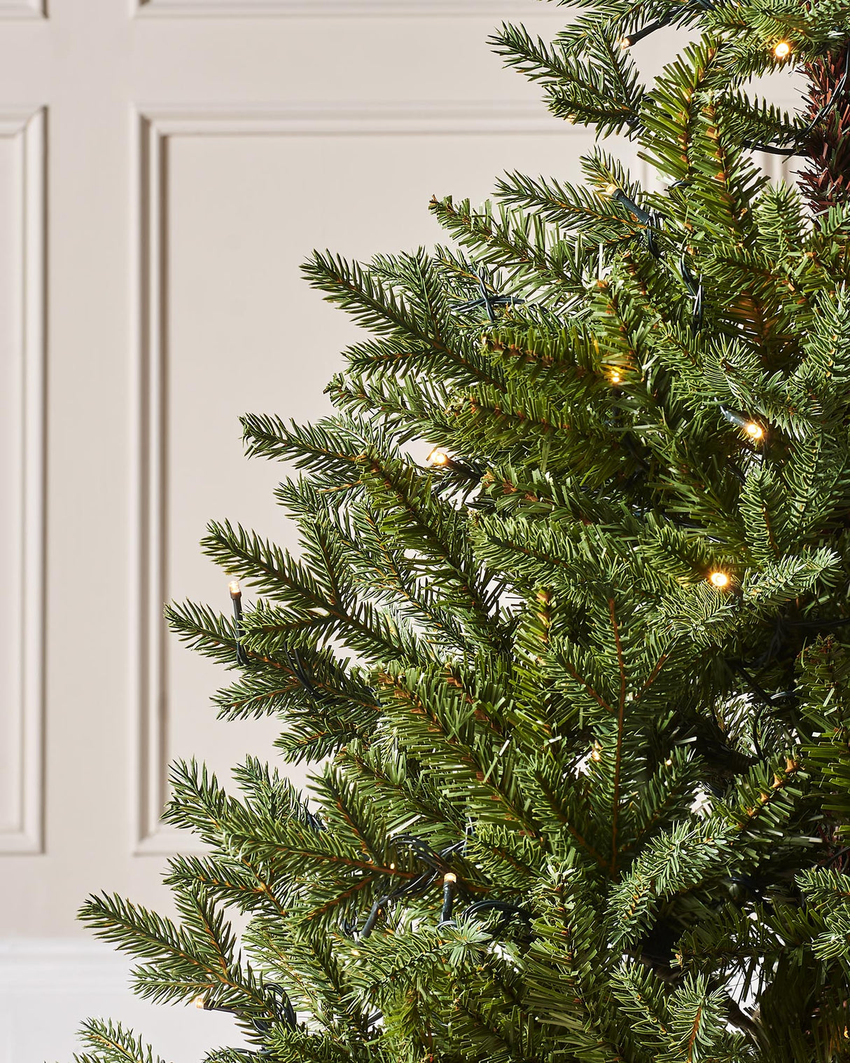 Pre-Lit Norway Spruce Potted Christmas Tree, 4 ft