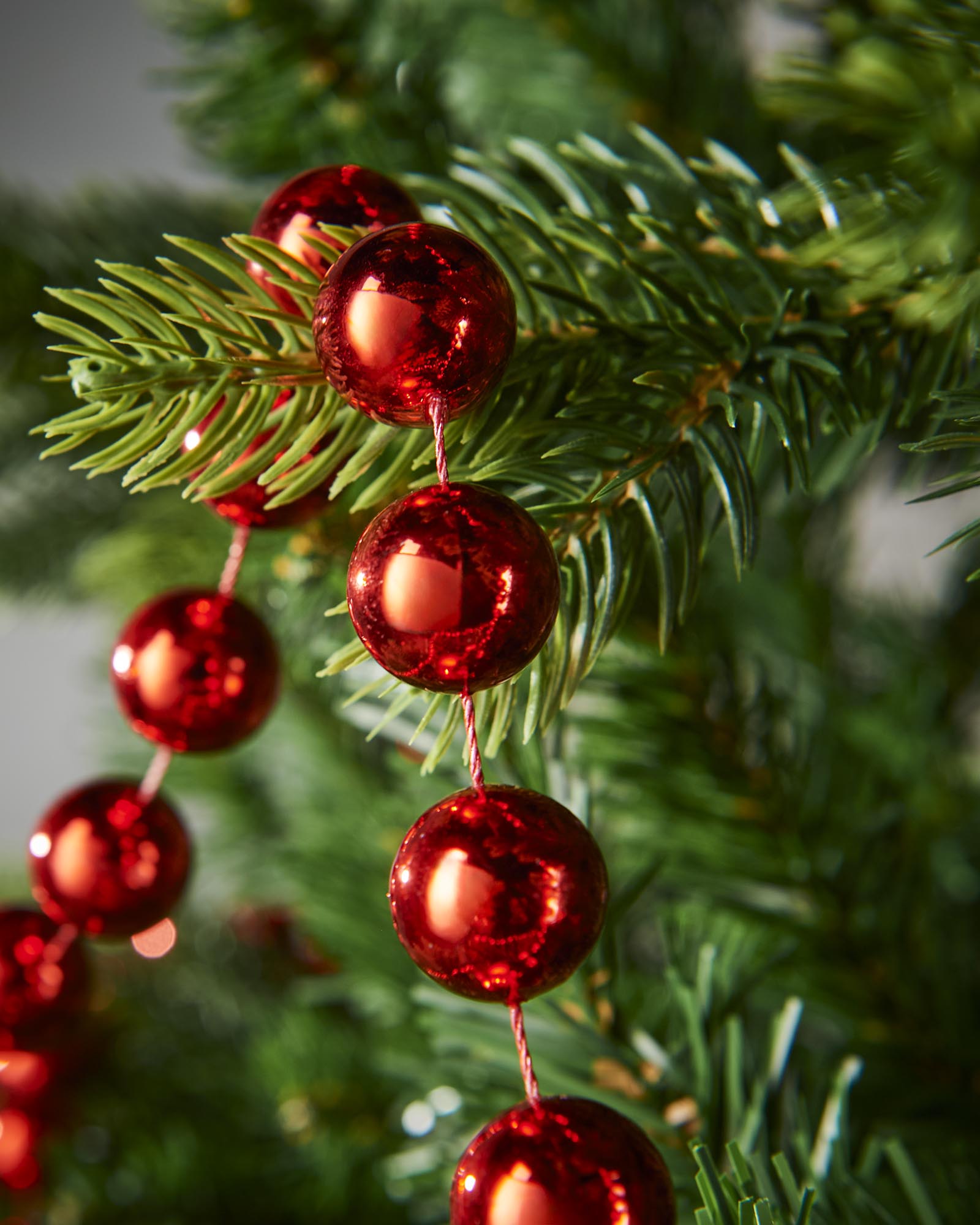 Oversized Beaded Garland, Red, 2.7 m