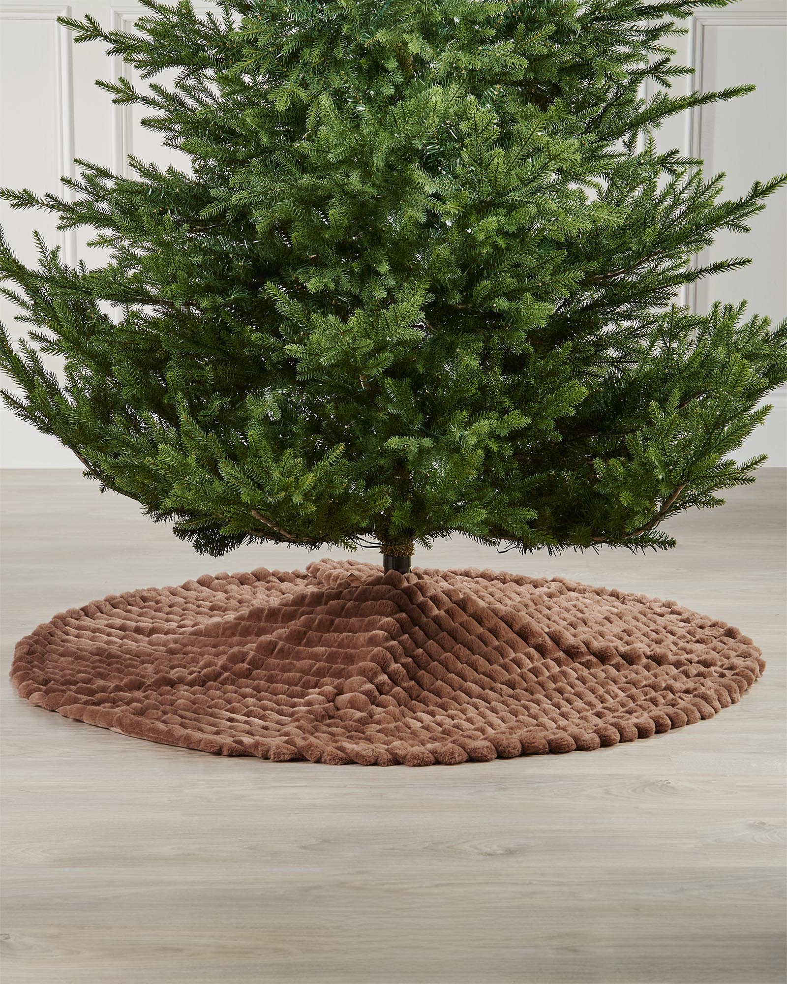 Faux Fur Diamond Tree Skirt, Espresso, 122 cm