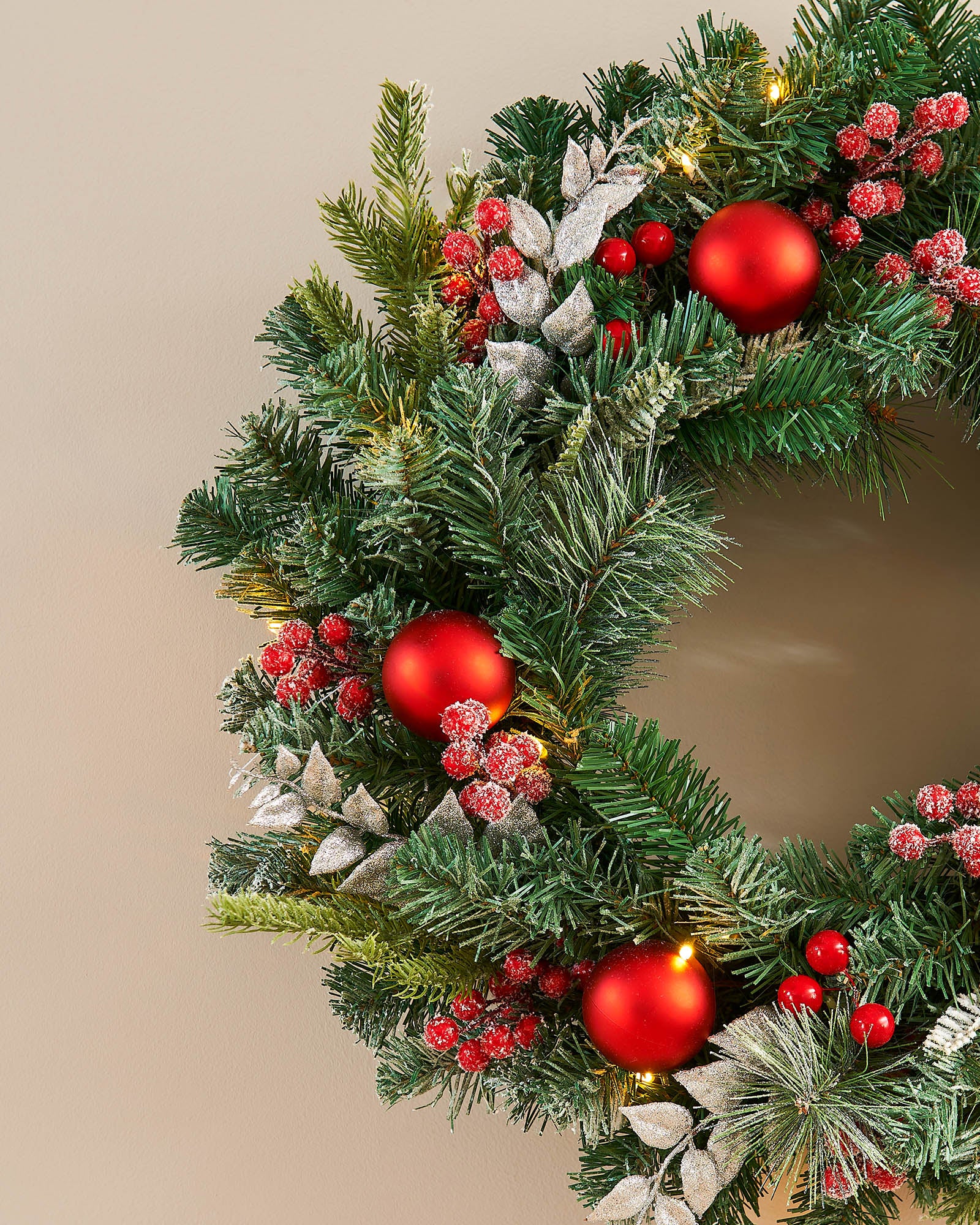 Pre-Lit Decorated Frosted Wreath, 60 cm