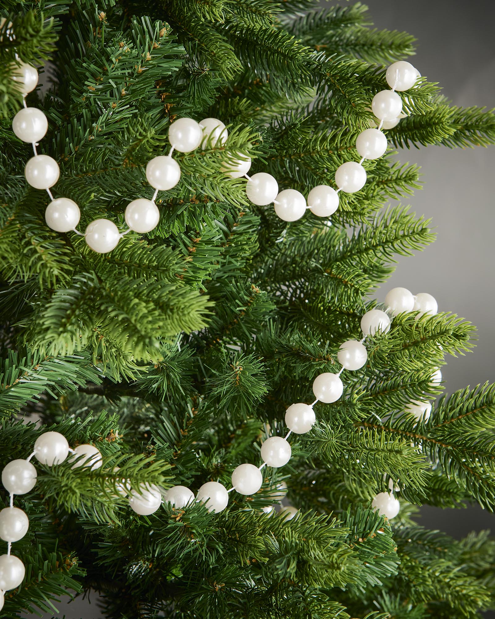 Oversized Beaded Garland, White, 2.7 m