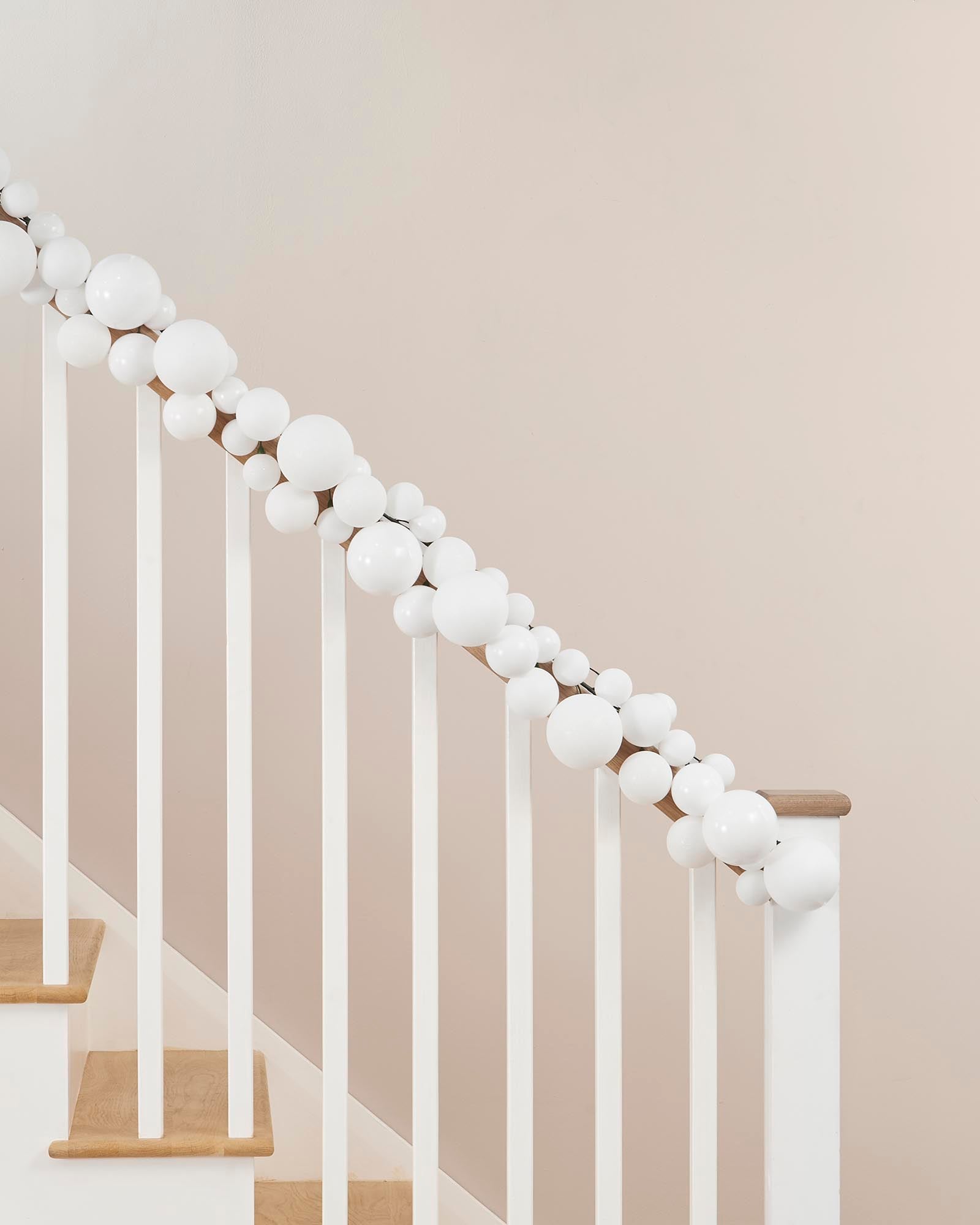 White Bauble Garland, 9 ft