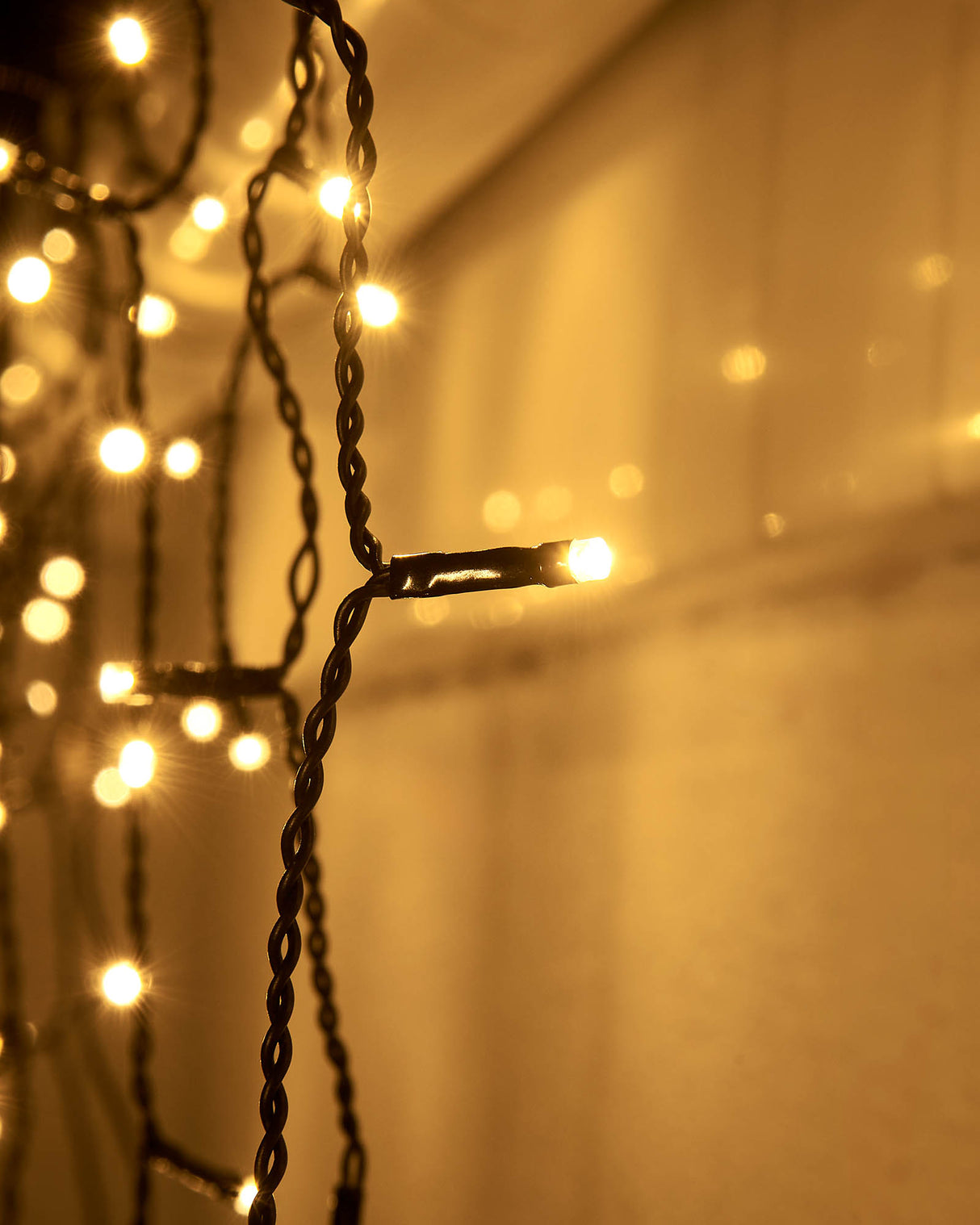 LINK UP LED Icicle Lights, Black Cable, Warm White